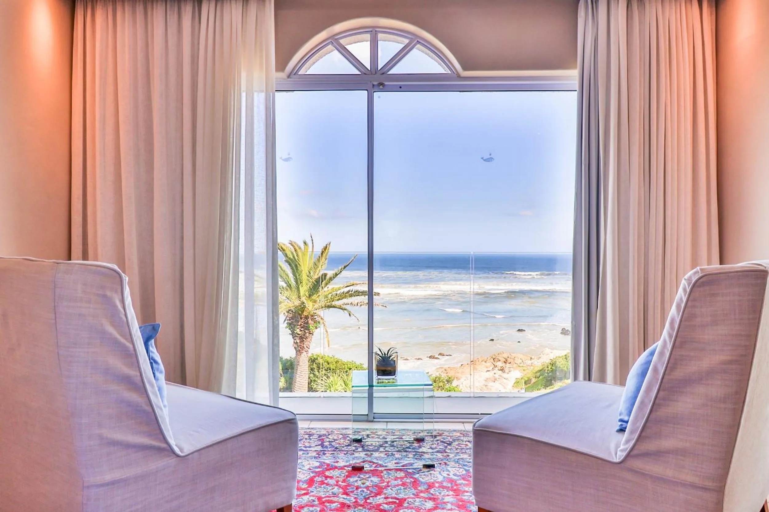 Hermanus Beachfront Lodge - Solar Power