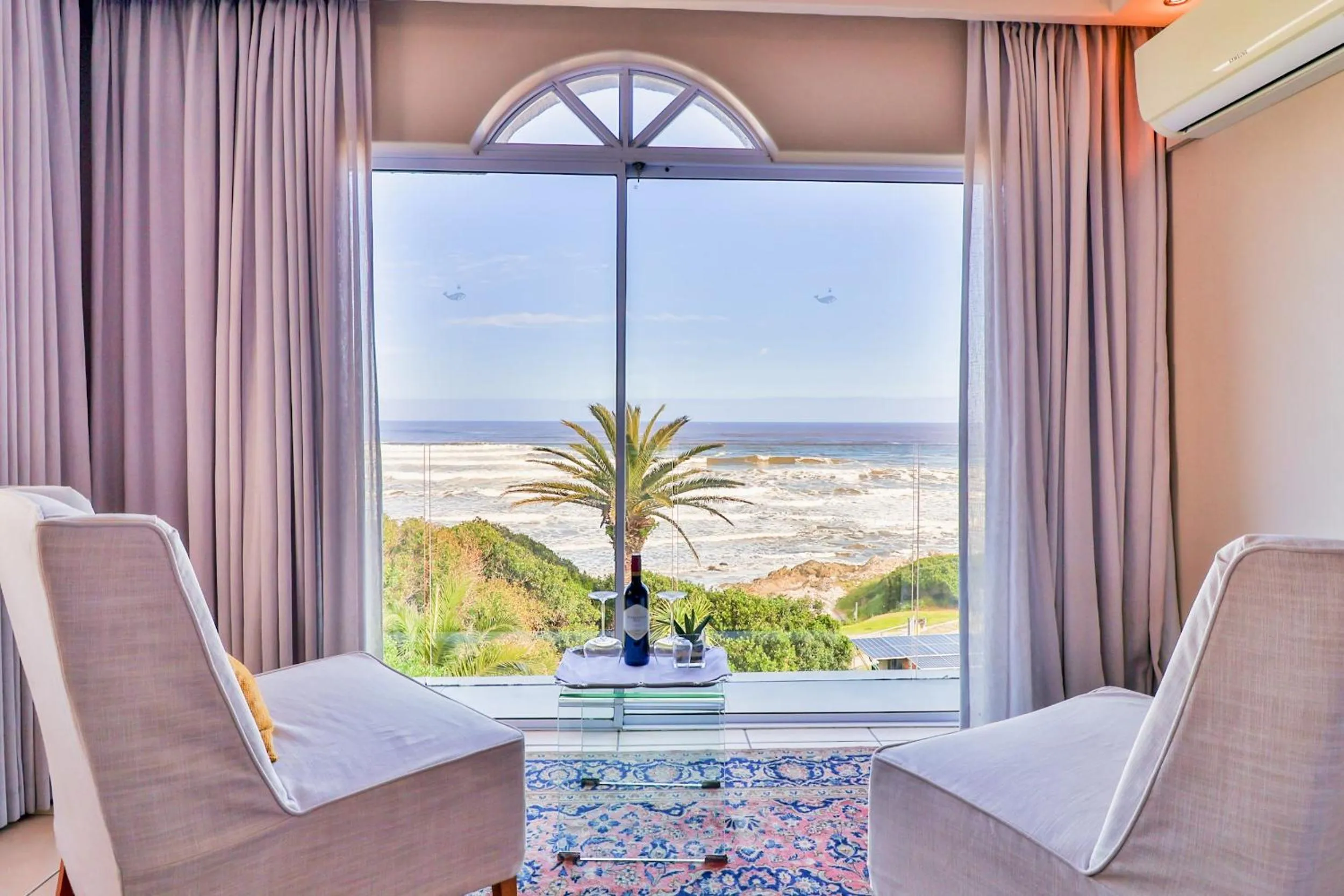 Hermanus Beachfront Lodge - Solar Power