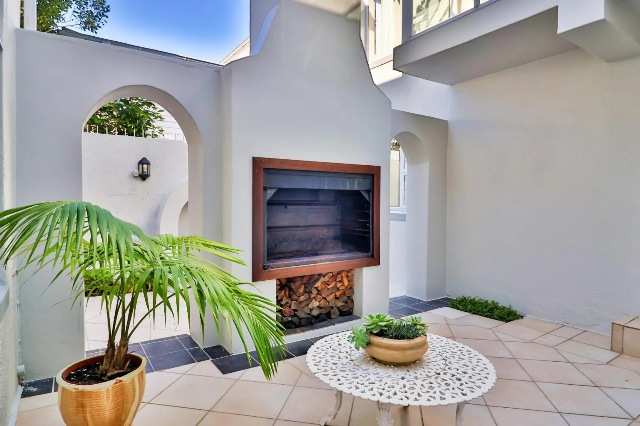 Hermanus Beachfront Lodge - Solar Power