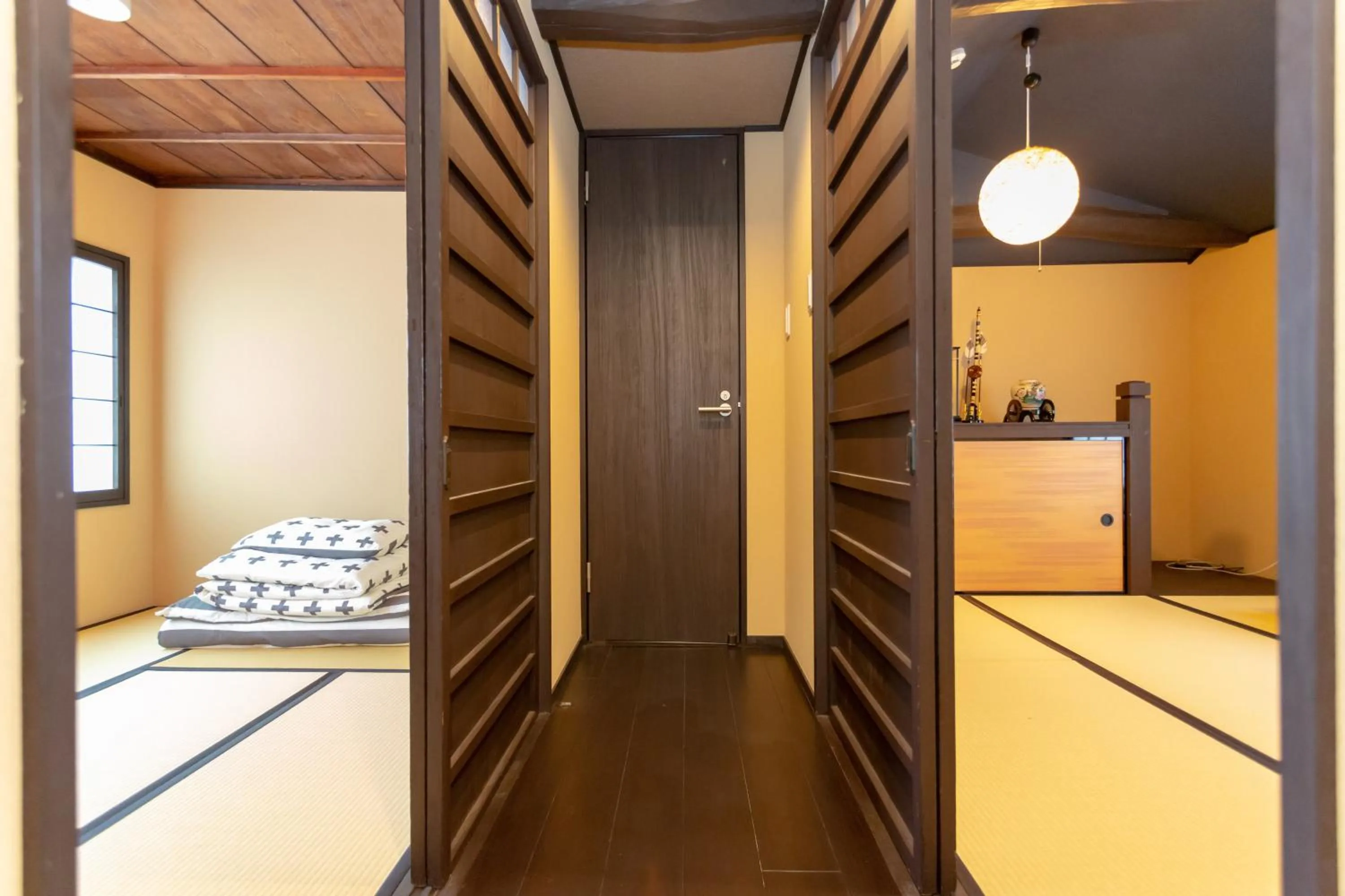 Photo of the whole room, Bed in INN Plus General Castle Nijo