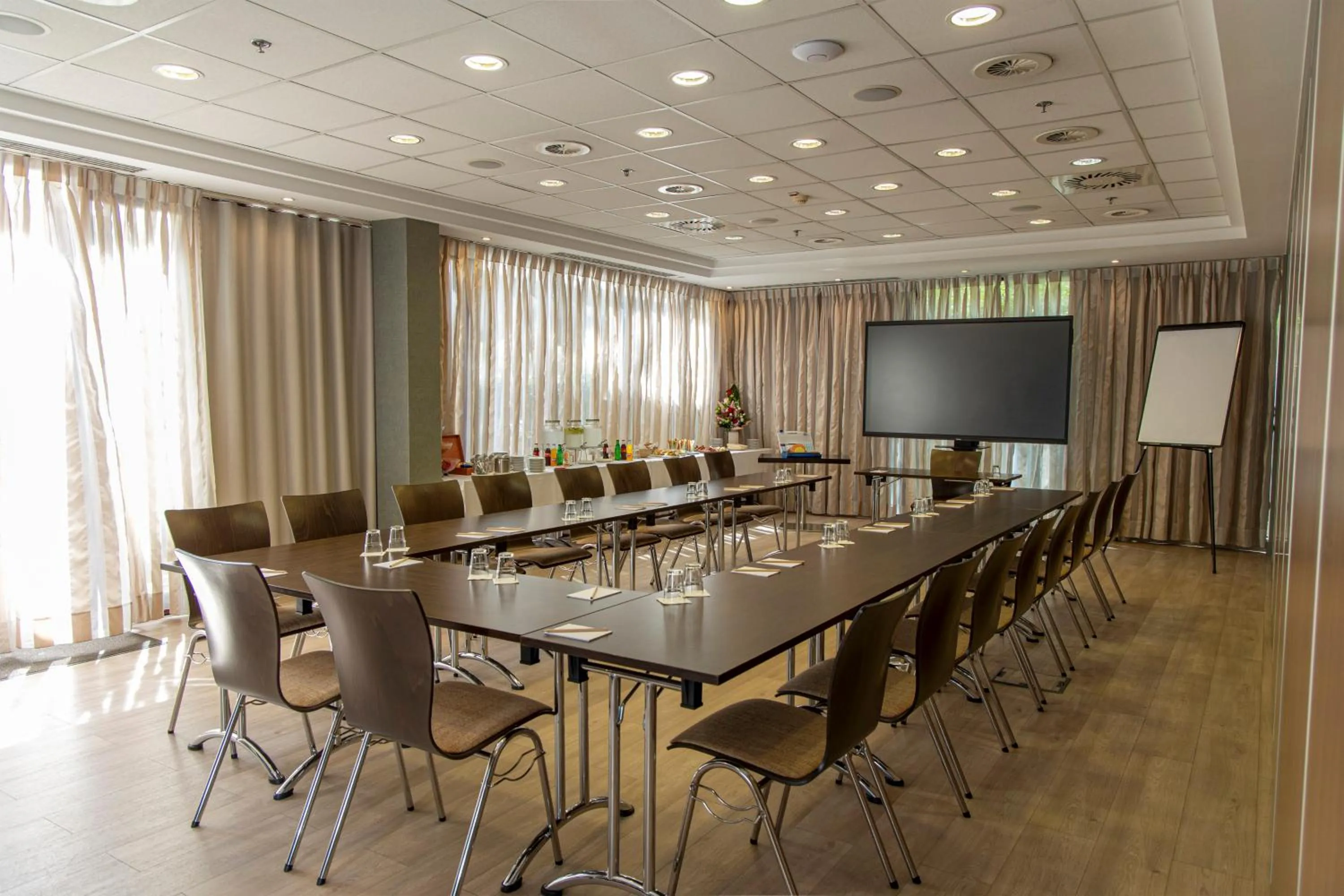 Meeting/conference room in Lion's Garden Hotel