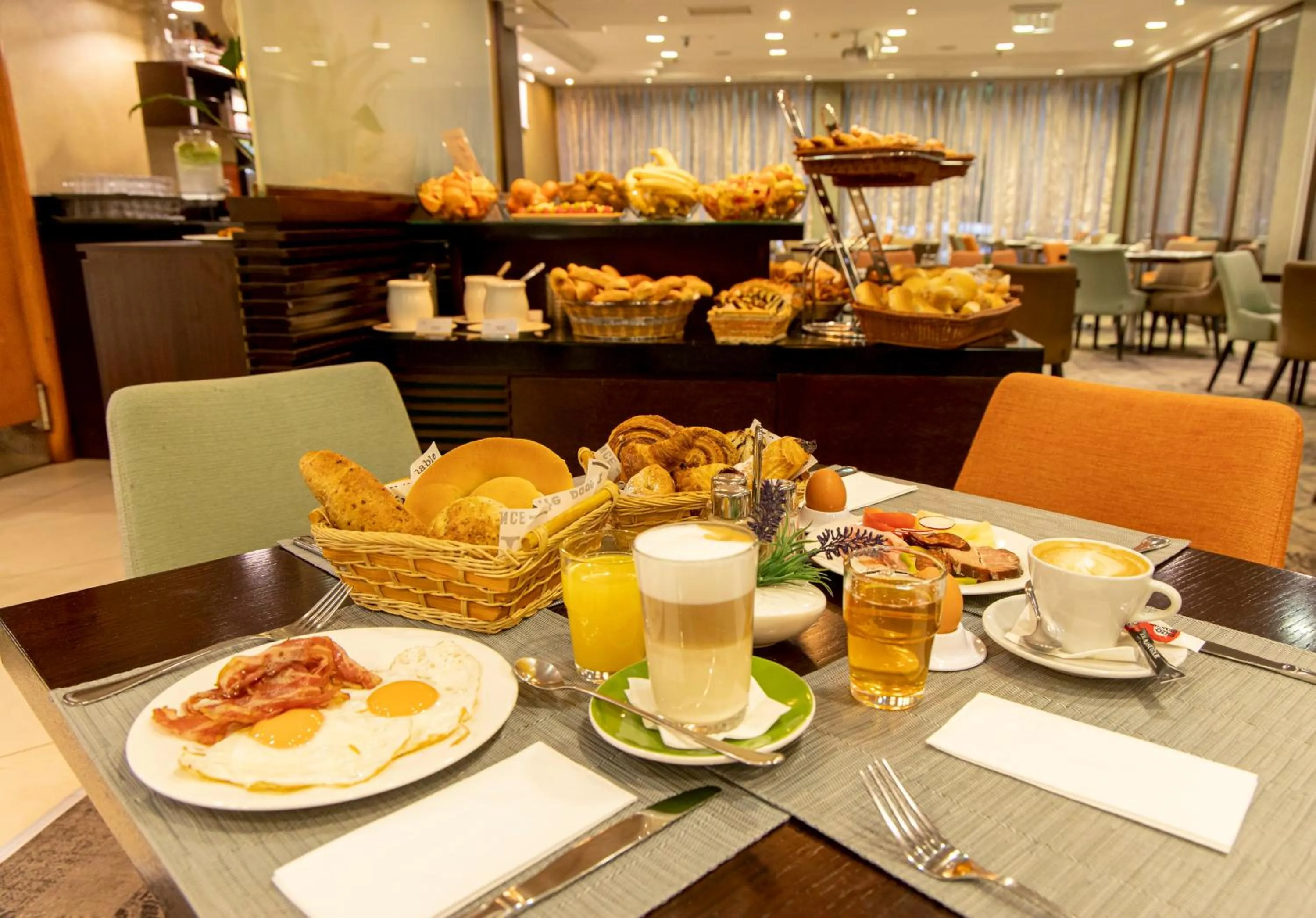 Buffet breakfast in Lion's Garden Hotel