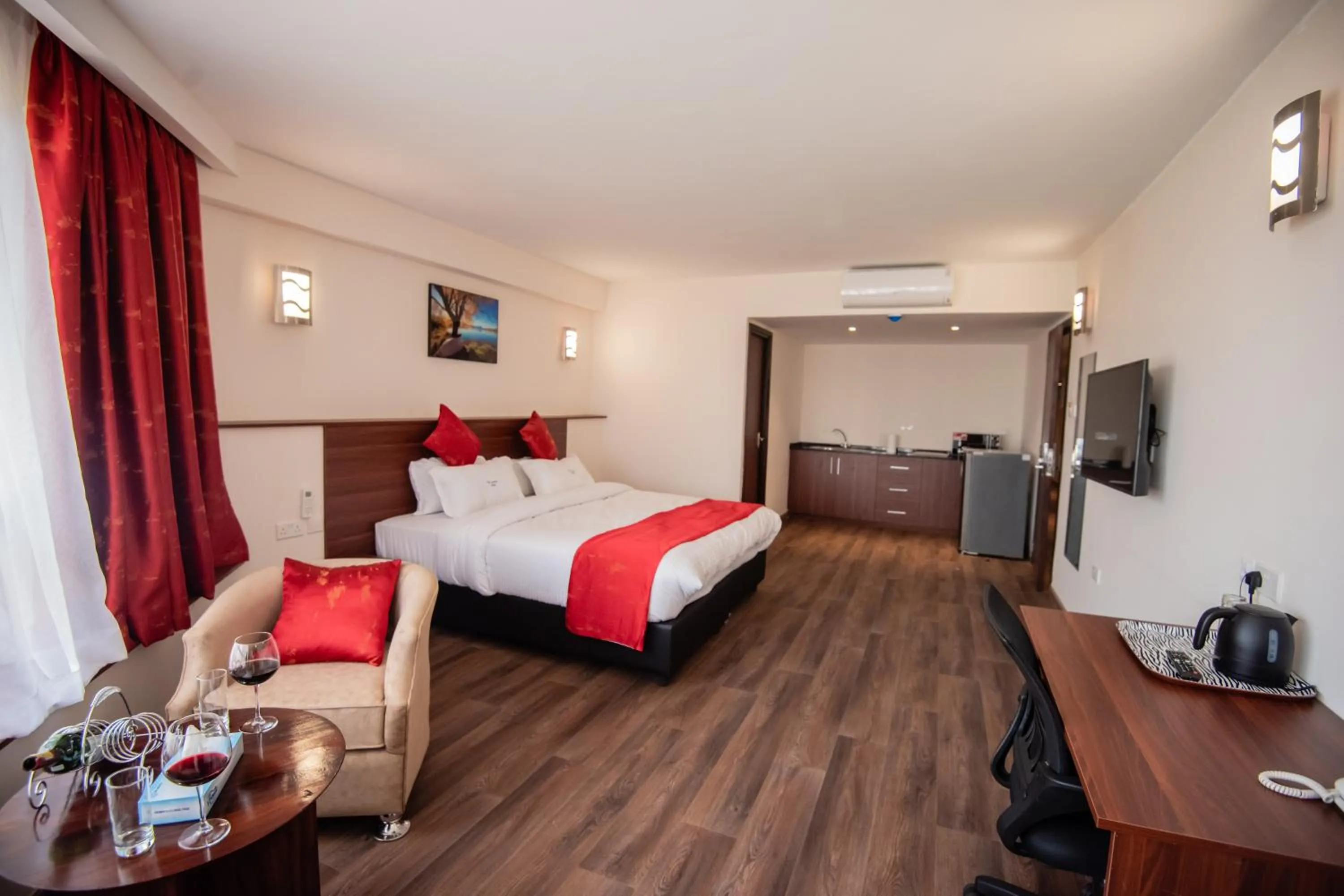 Photo of the whole room, Bed in The Crossroads Hotel, Westlands