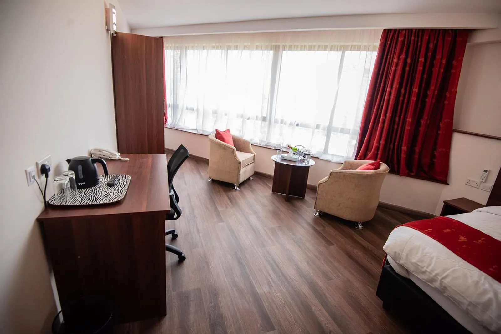 Coffee/tea facilities, Bed in The Crossroads Hotel, Westlands