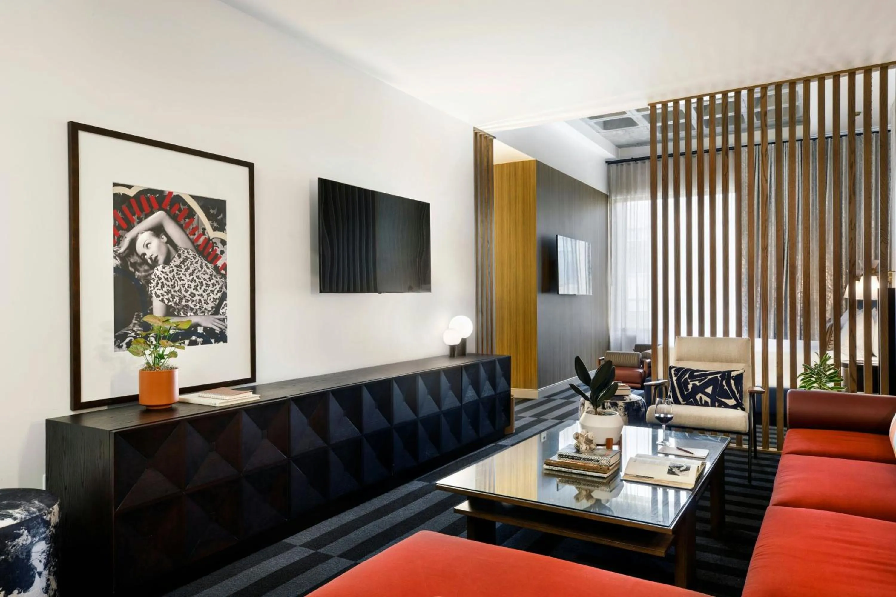 Living room in Hotel Indy, Indianapolis, a Tribute Portfolio Hotel