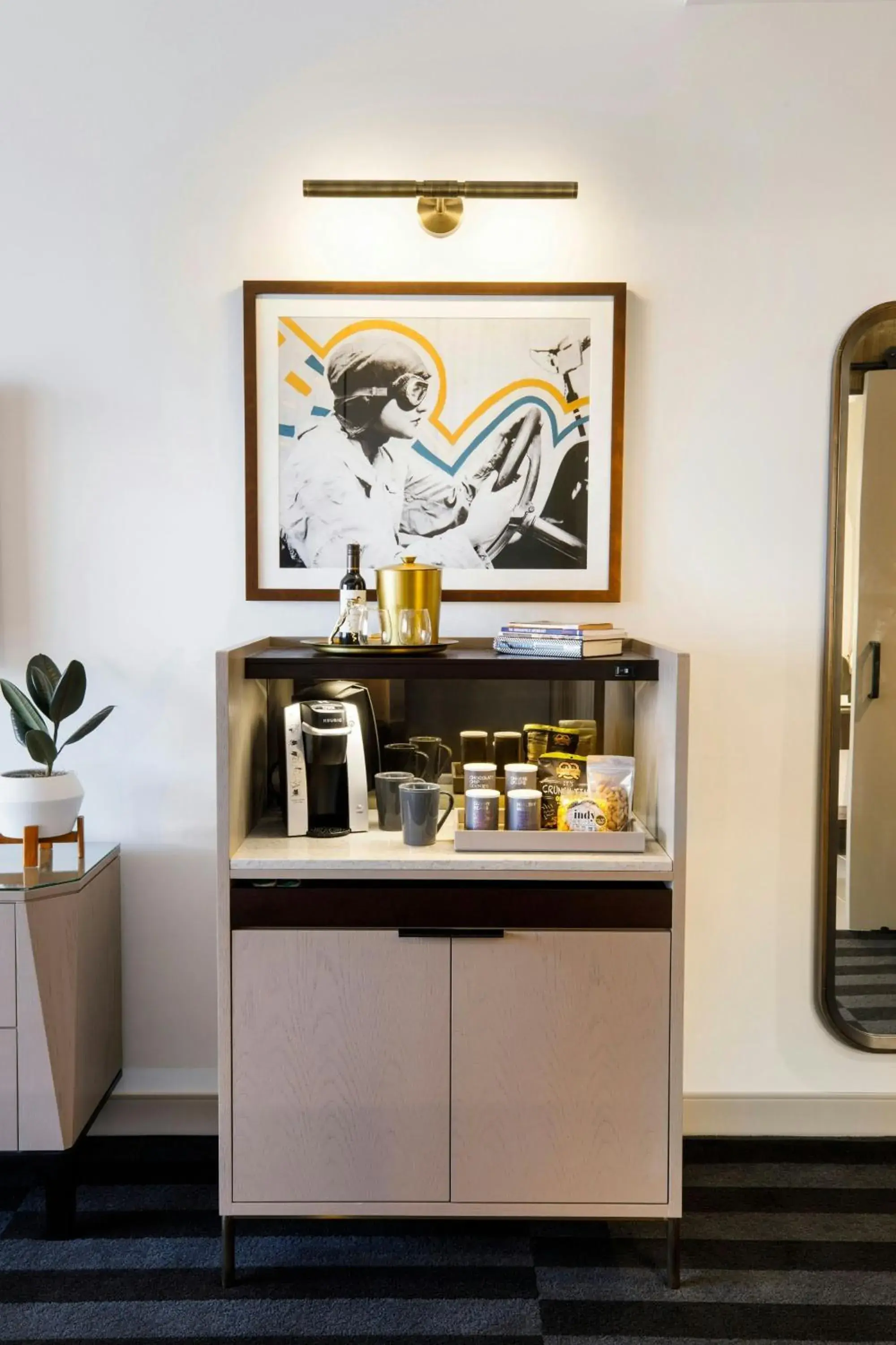 Deluxe King Room with Partial City View in Hotel Indy, Indianapolis, a Tribute Portfolio Hotel Deluxe King Room with Partial City View in Hotel Indy, Indianapolis, a Tribute Portfolio Hotel