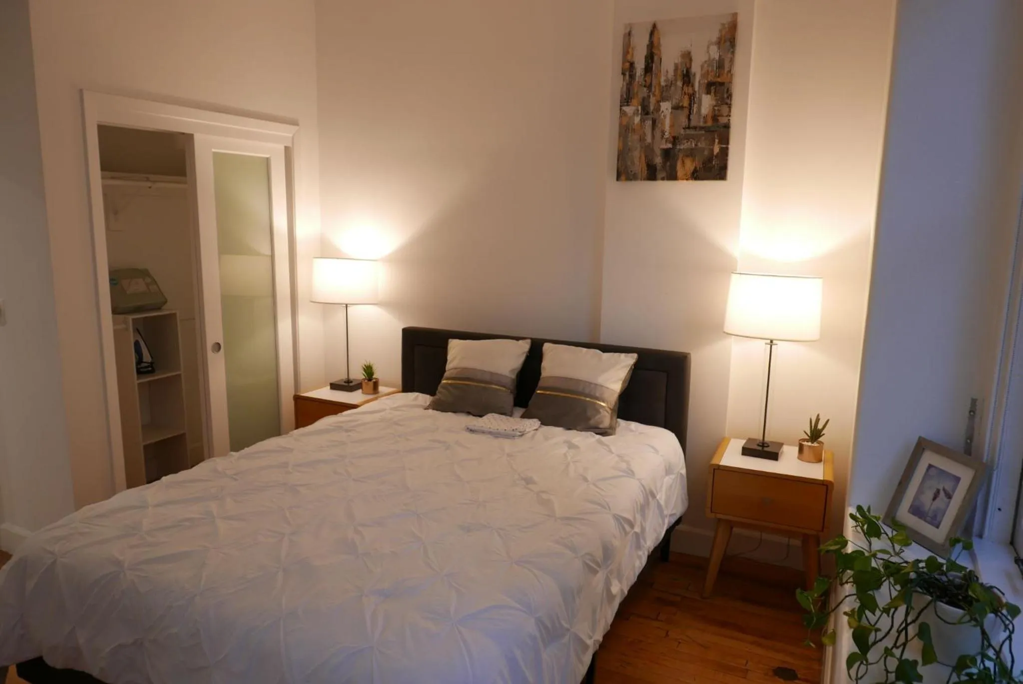 Bed in One Lux Stay HWH Downtown Los Angeles