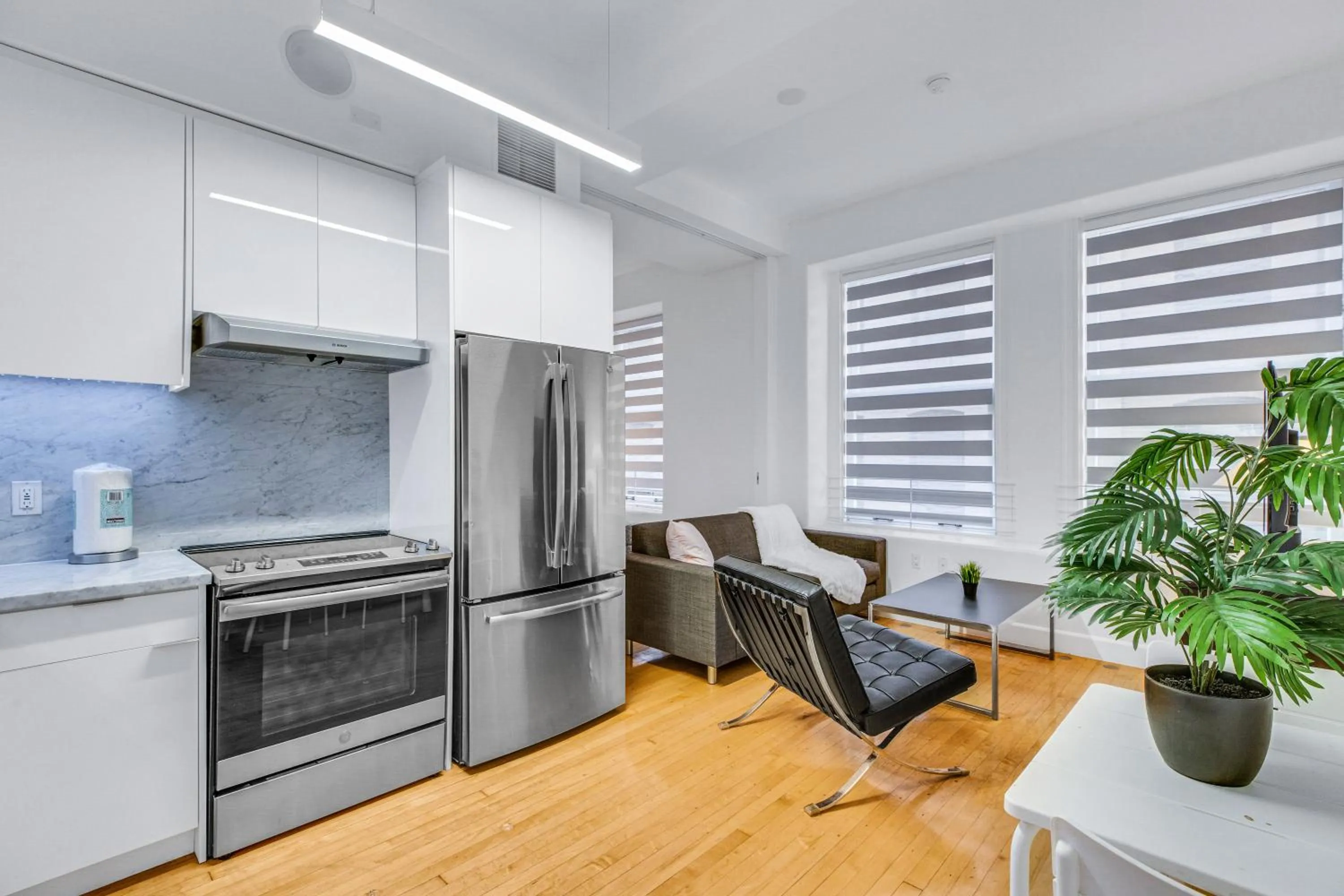 Kitchen or kitchenette in One Lux Stay HWH Downtown Los Angeles