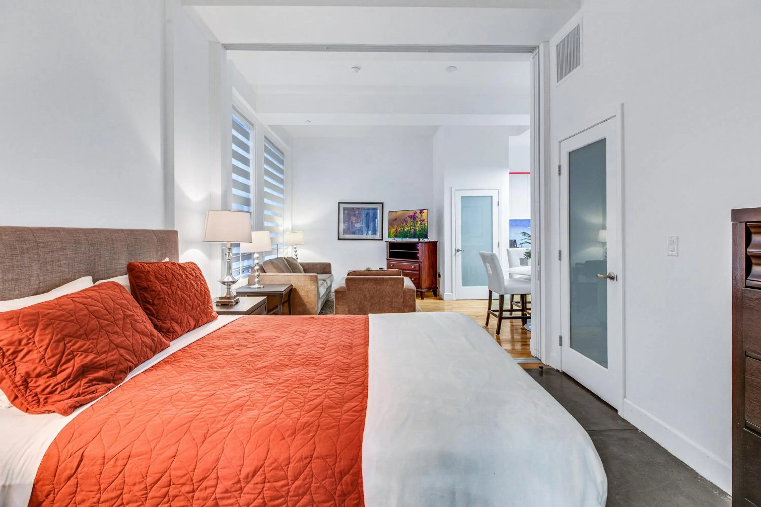 Bedroom, Bed in One Lux Stay HWH Downtown Los Angeles