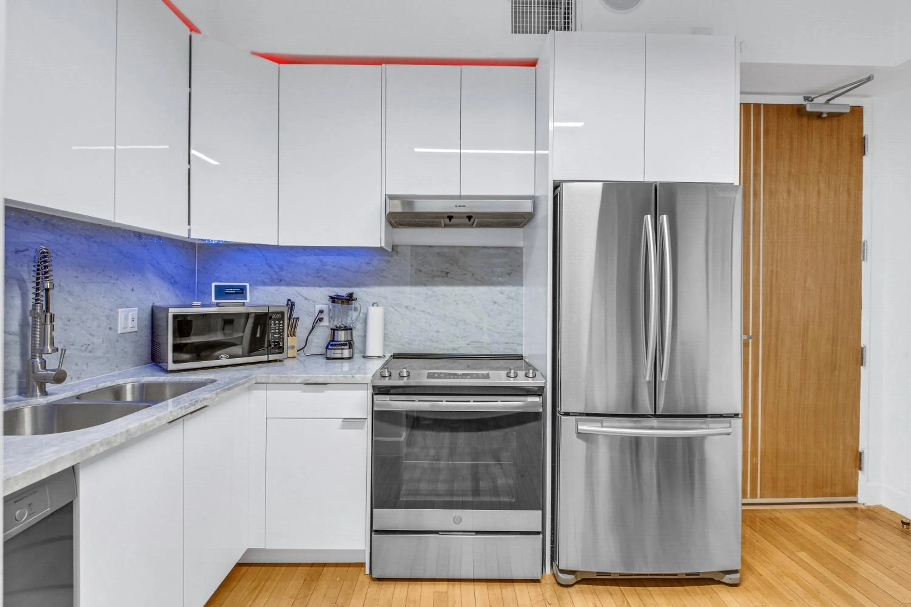 kitchen in One Lux Stay HWH Downtown Los Angeles