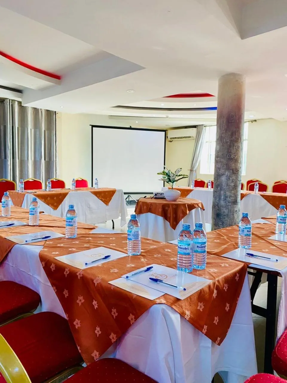 Banquet/Function facilities in La Grande Hotel