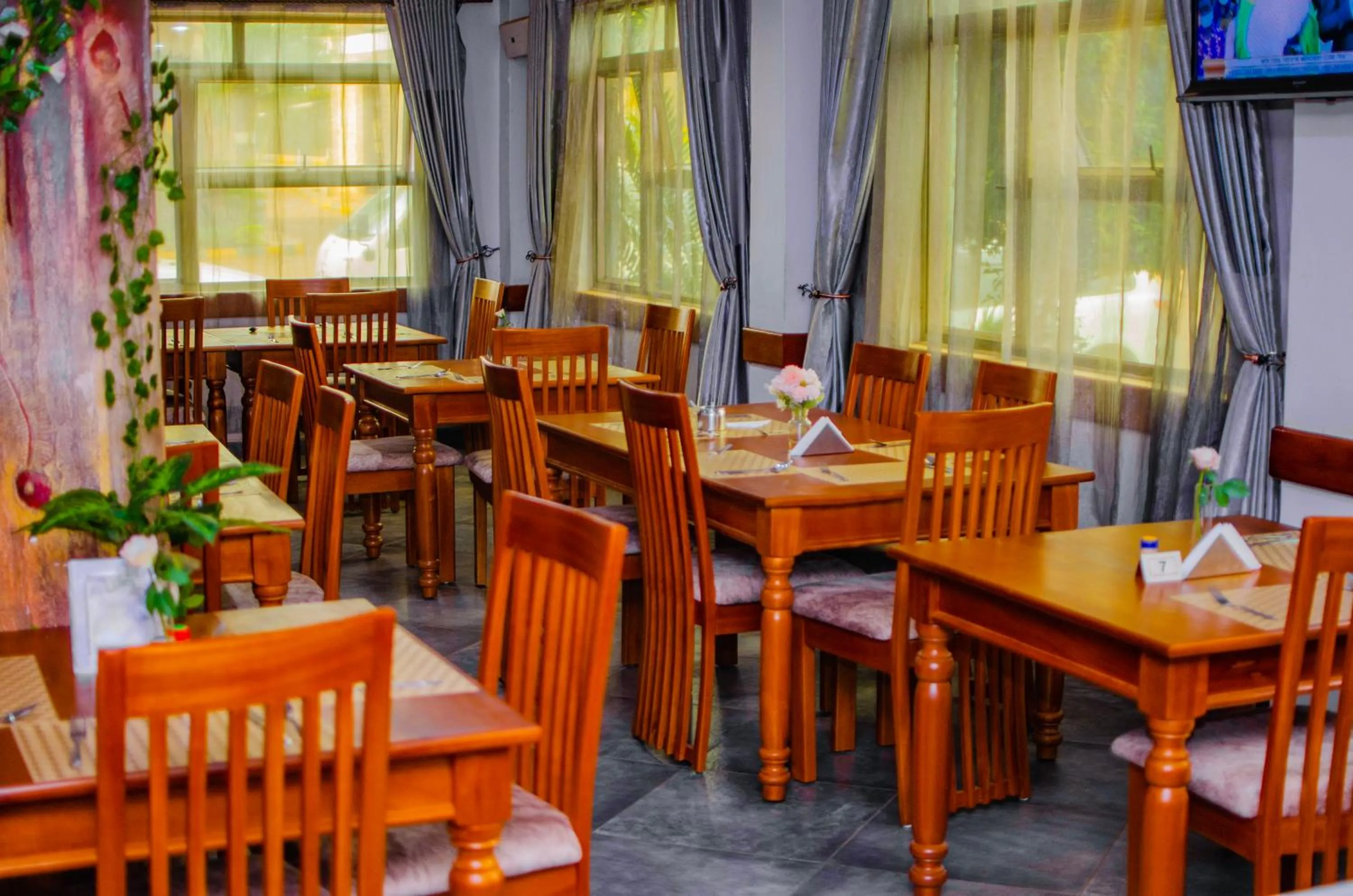 Restaurant/places to eat in La Grande Hotel