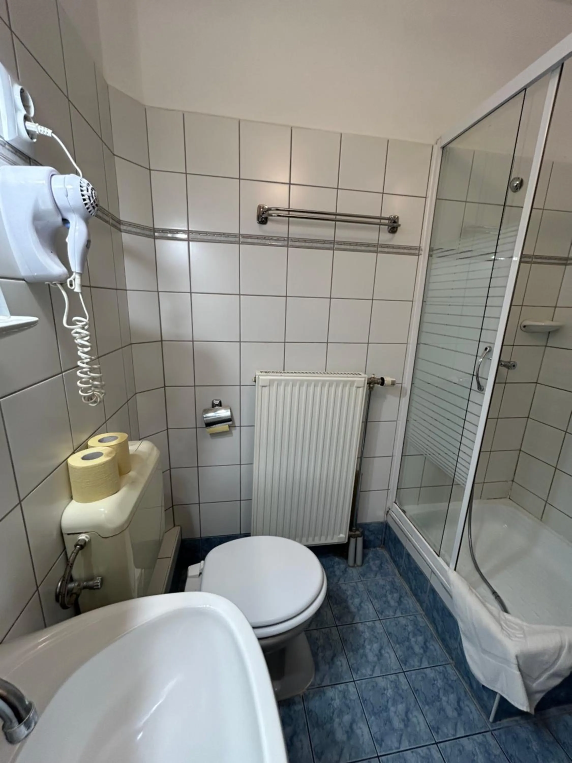 Bathroom in Corvin Hotel