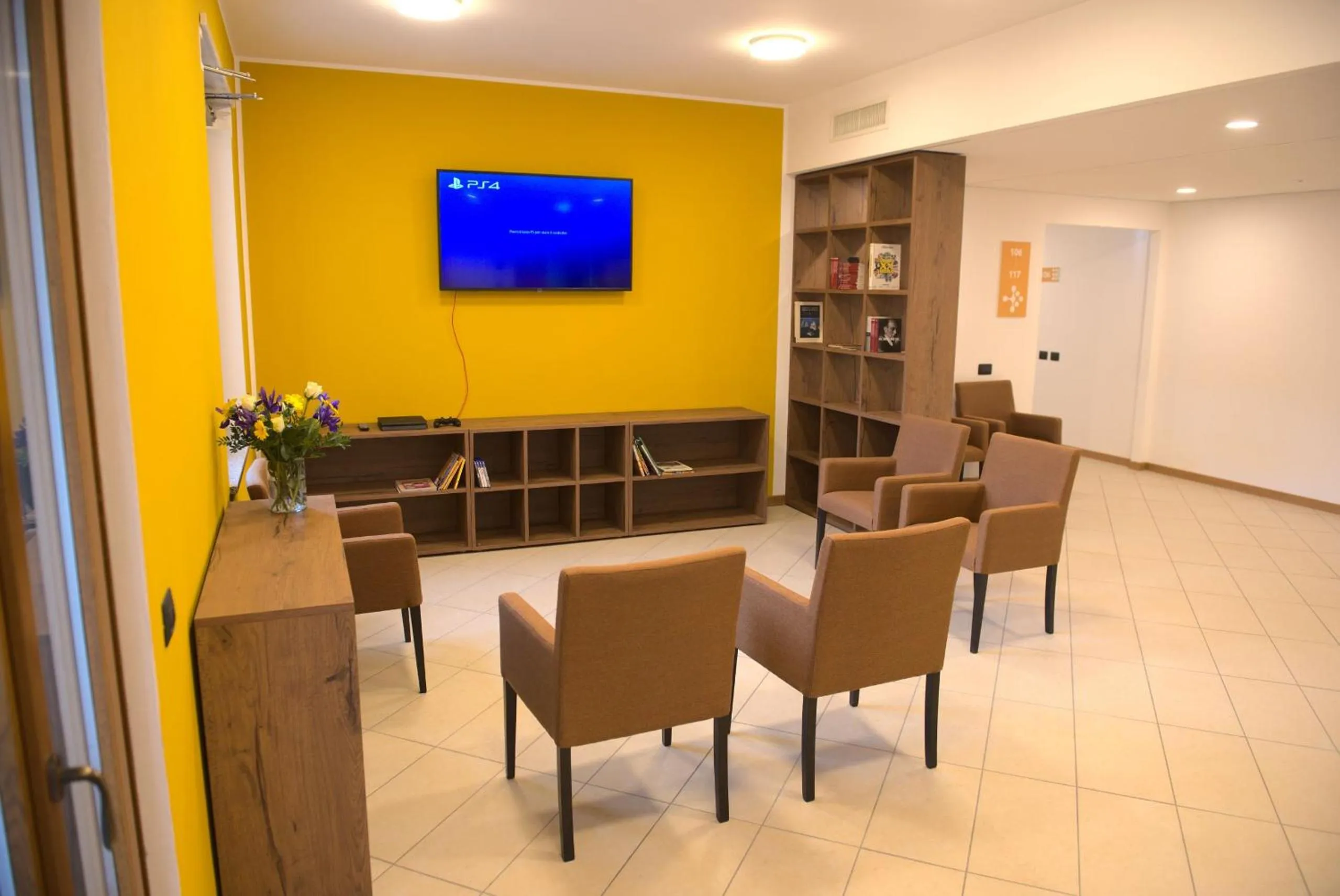 Communal lounge/ TV room in Corte Milano