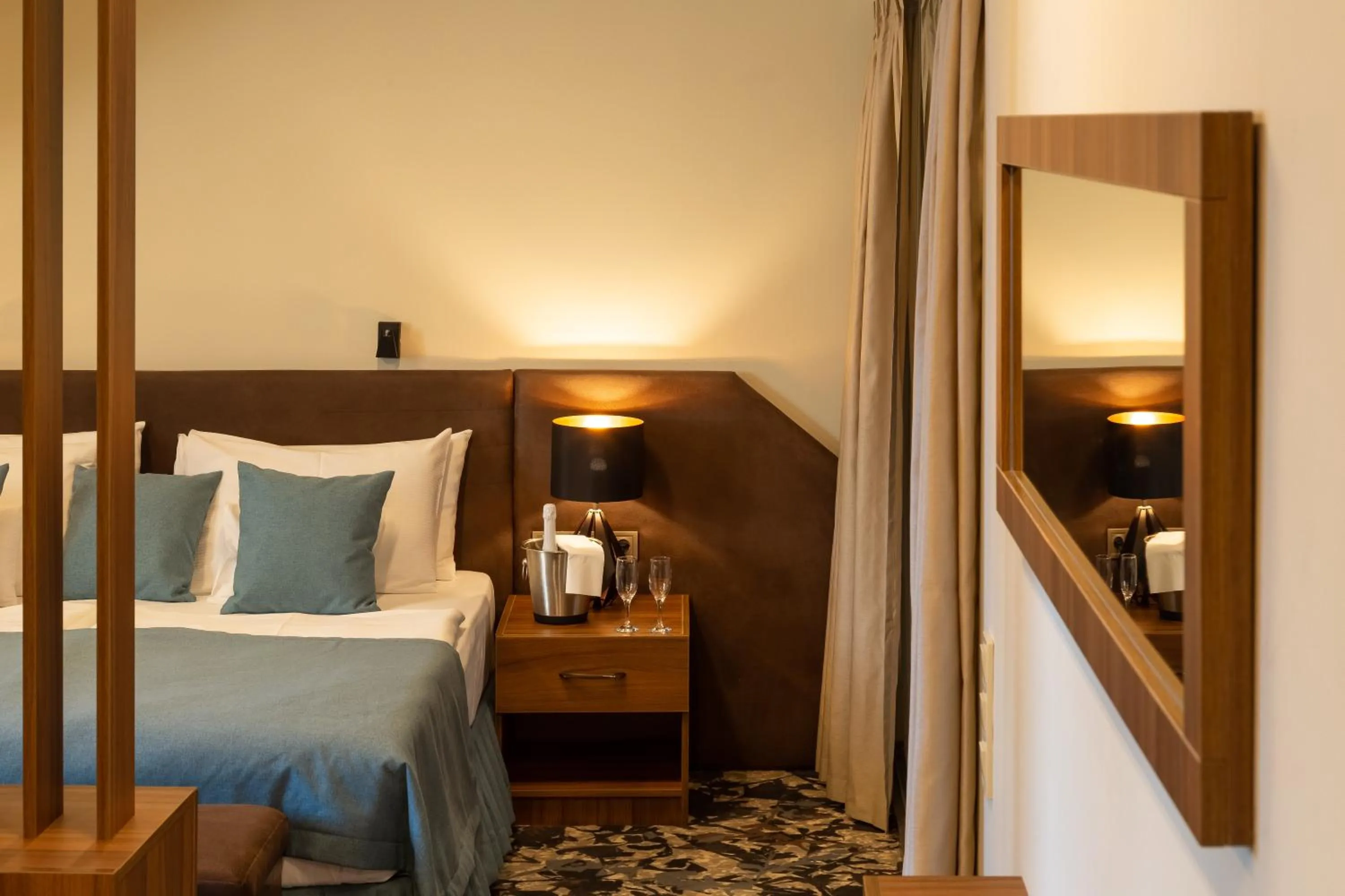 Property building, Bed in Erzsébet Királyné Szálloda