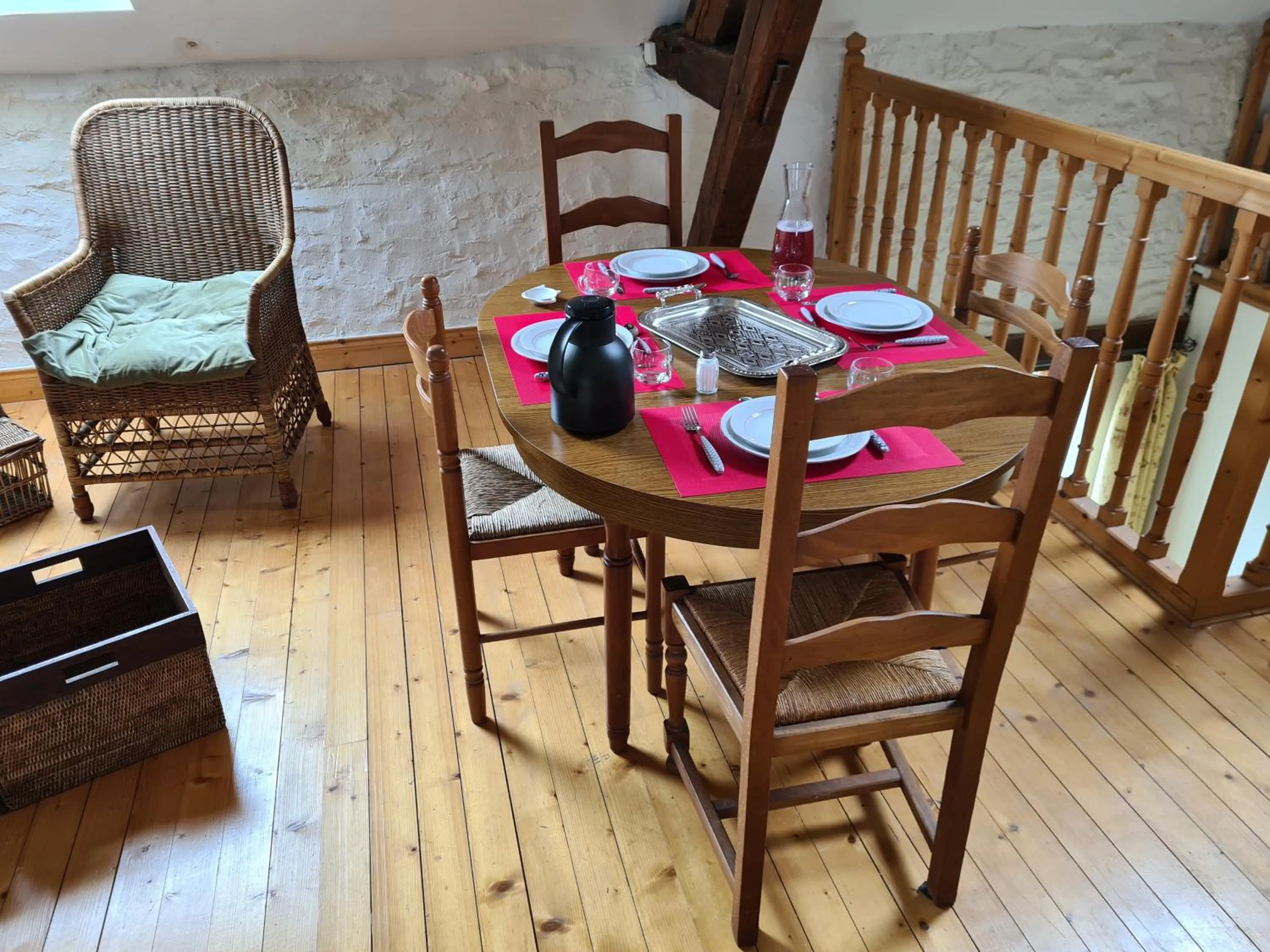 Decorative detail in L'Eléphant Heureux