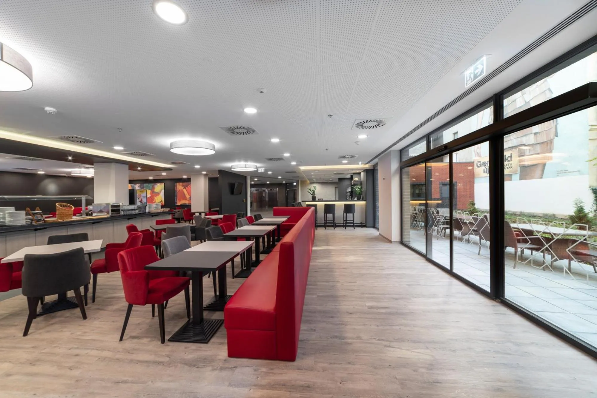 Lounge or bar in DORMERO Hotel Budapest