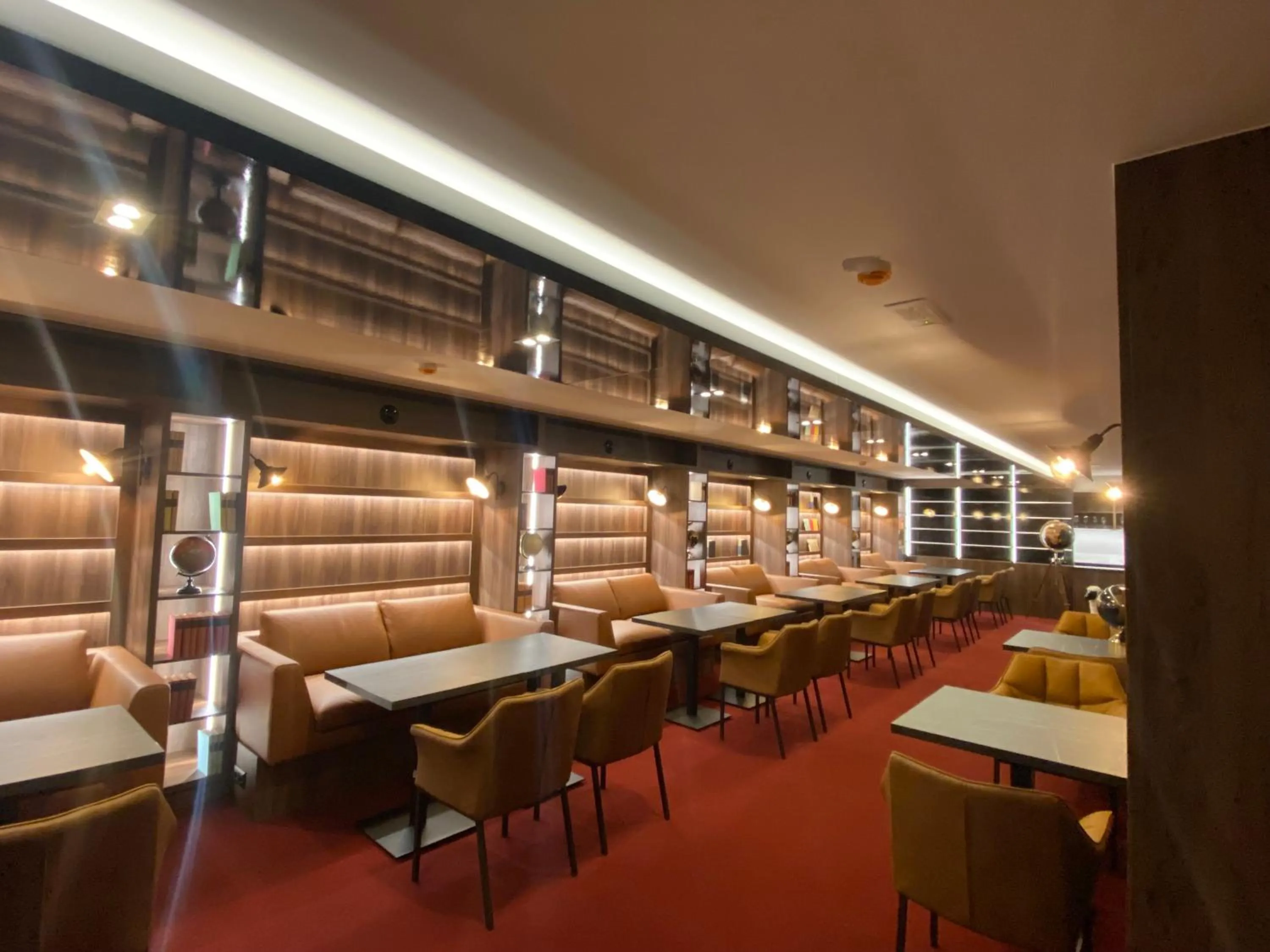 Restaurant/places to eat in Aqua Hotel Termál