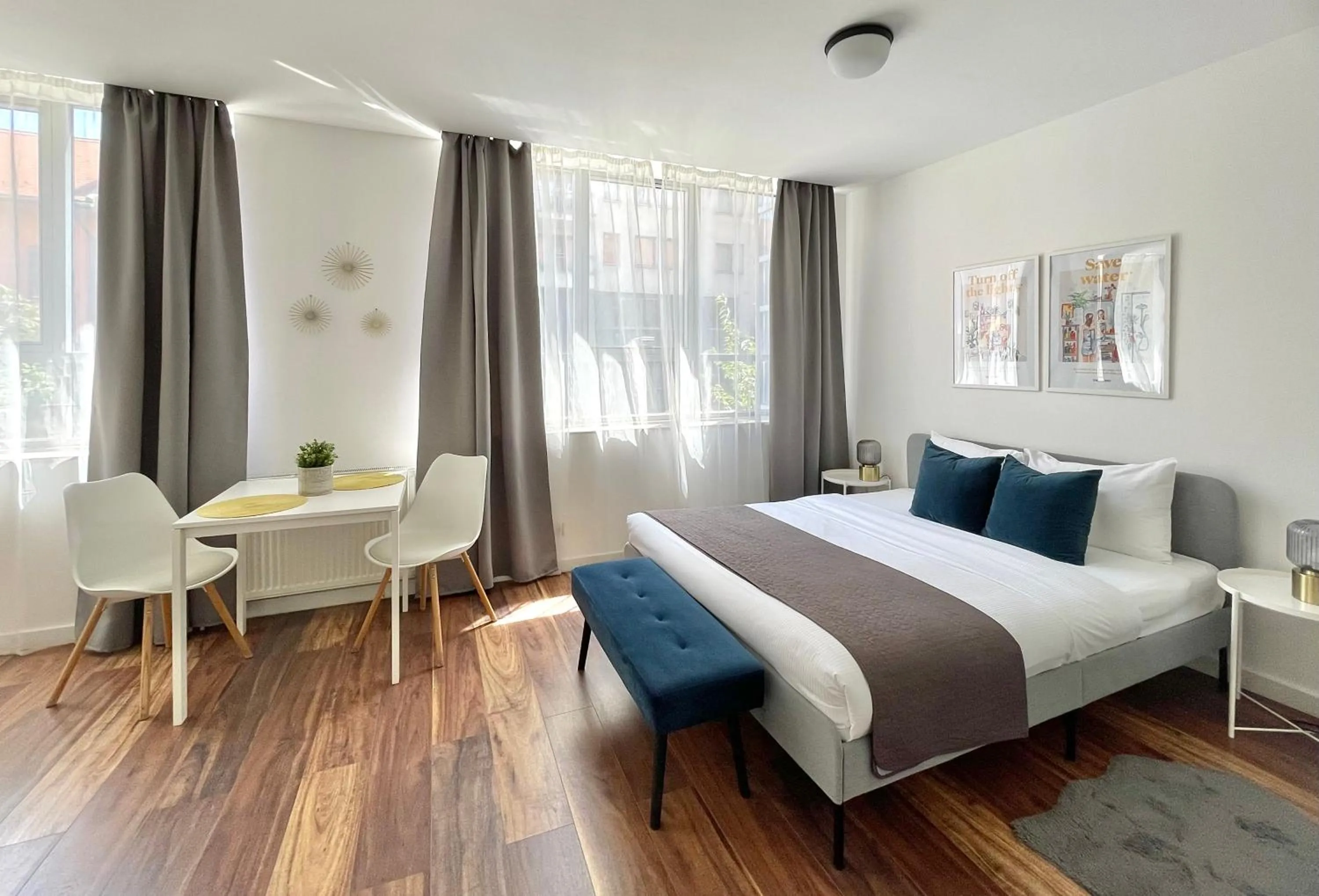 Photo of the whole room in Central Passage Apartments by Vagabond Downtown