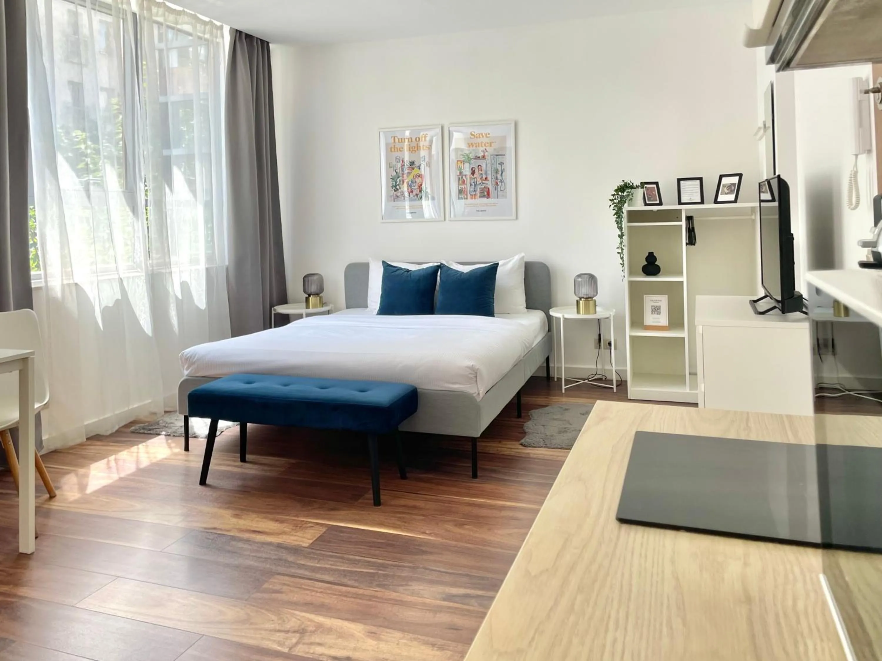 Photo of the whole room in Central Passage Apartments by Vagabond Downtown