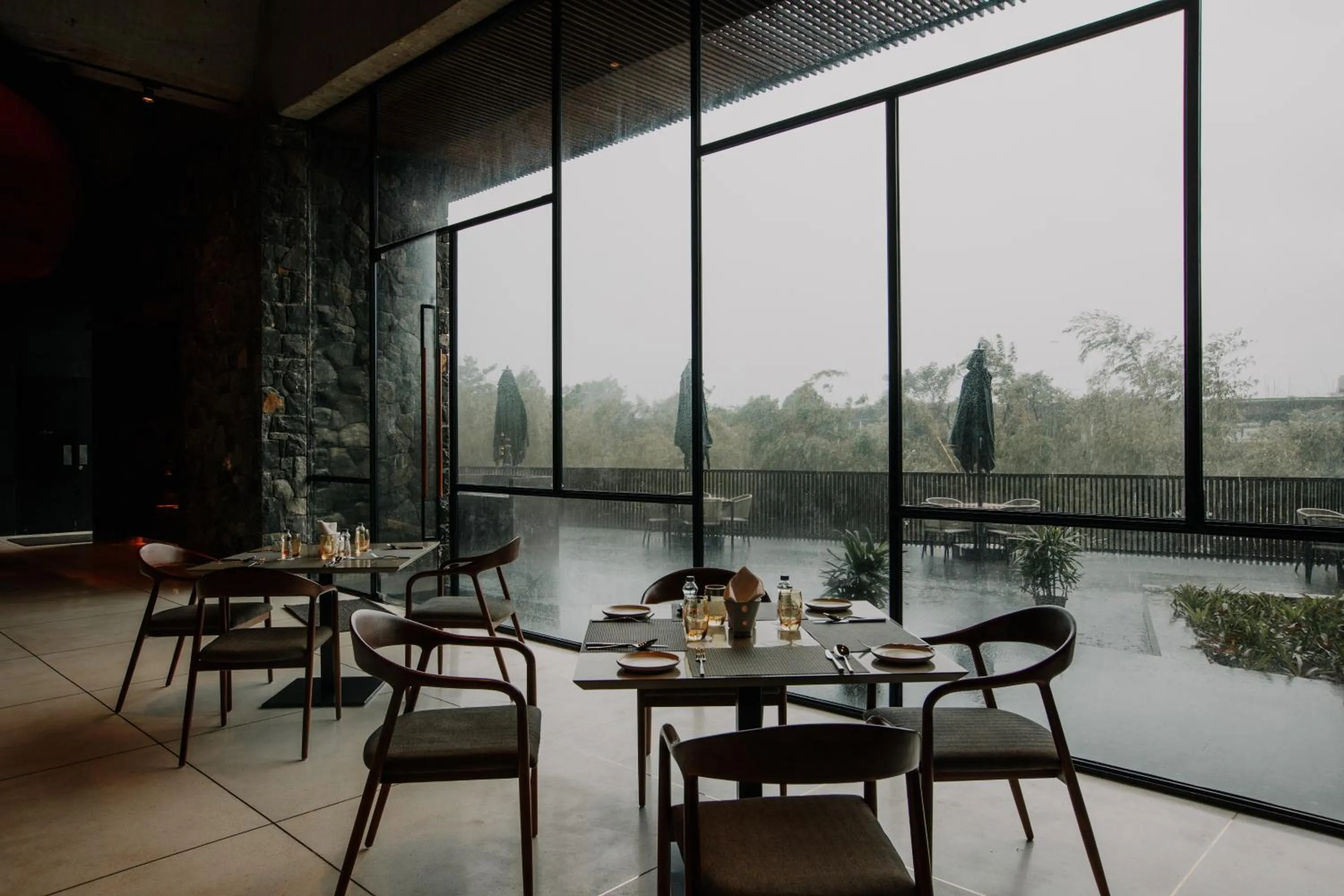Restaurant/places to eat in Radisson Resort and Spa Lonavala