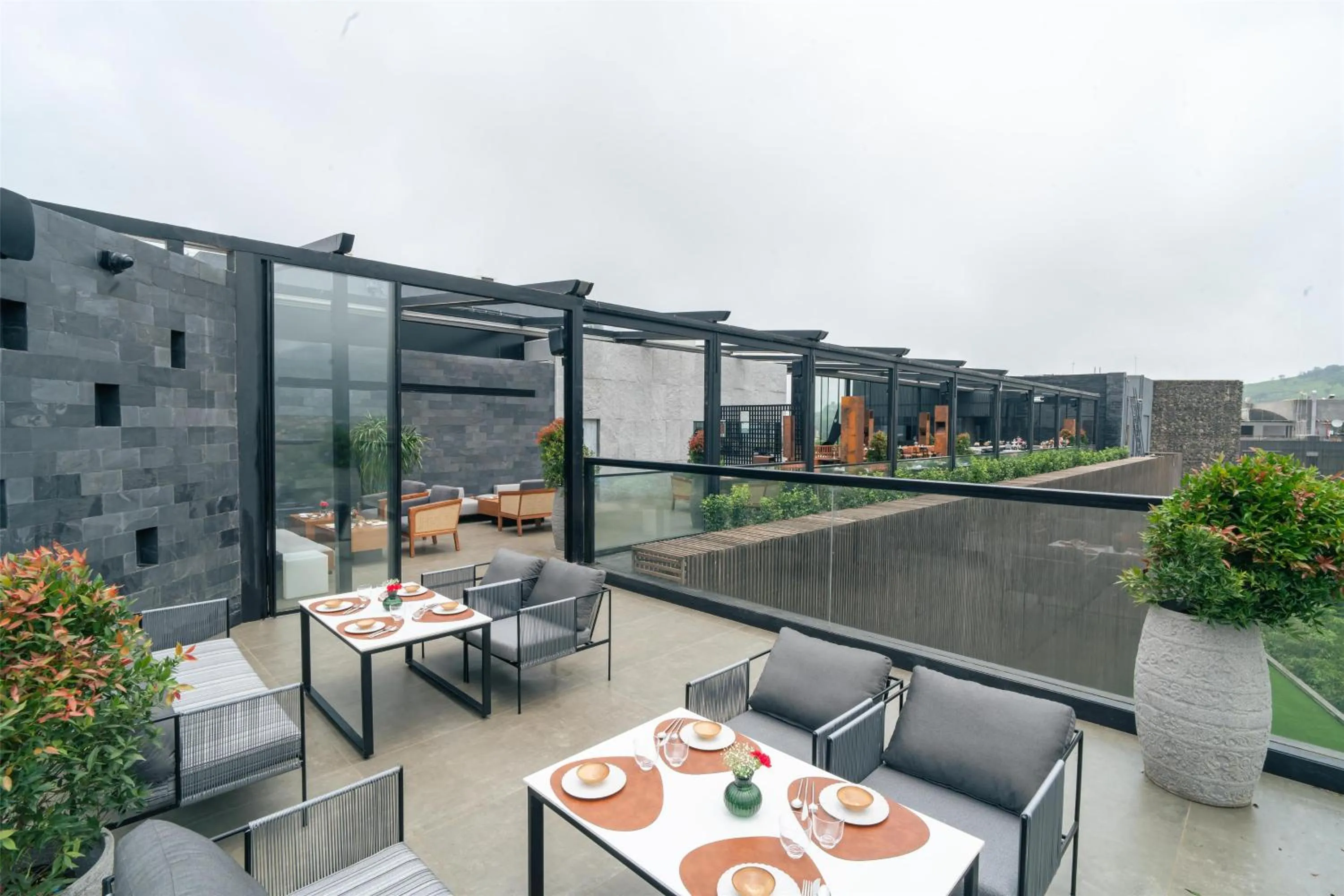 Food and drinks in Radisson Resort and Spa Lonavala