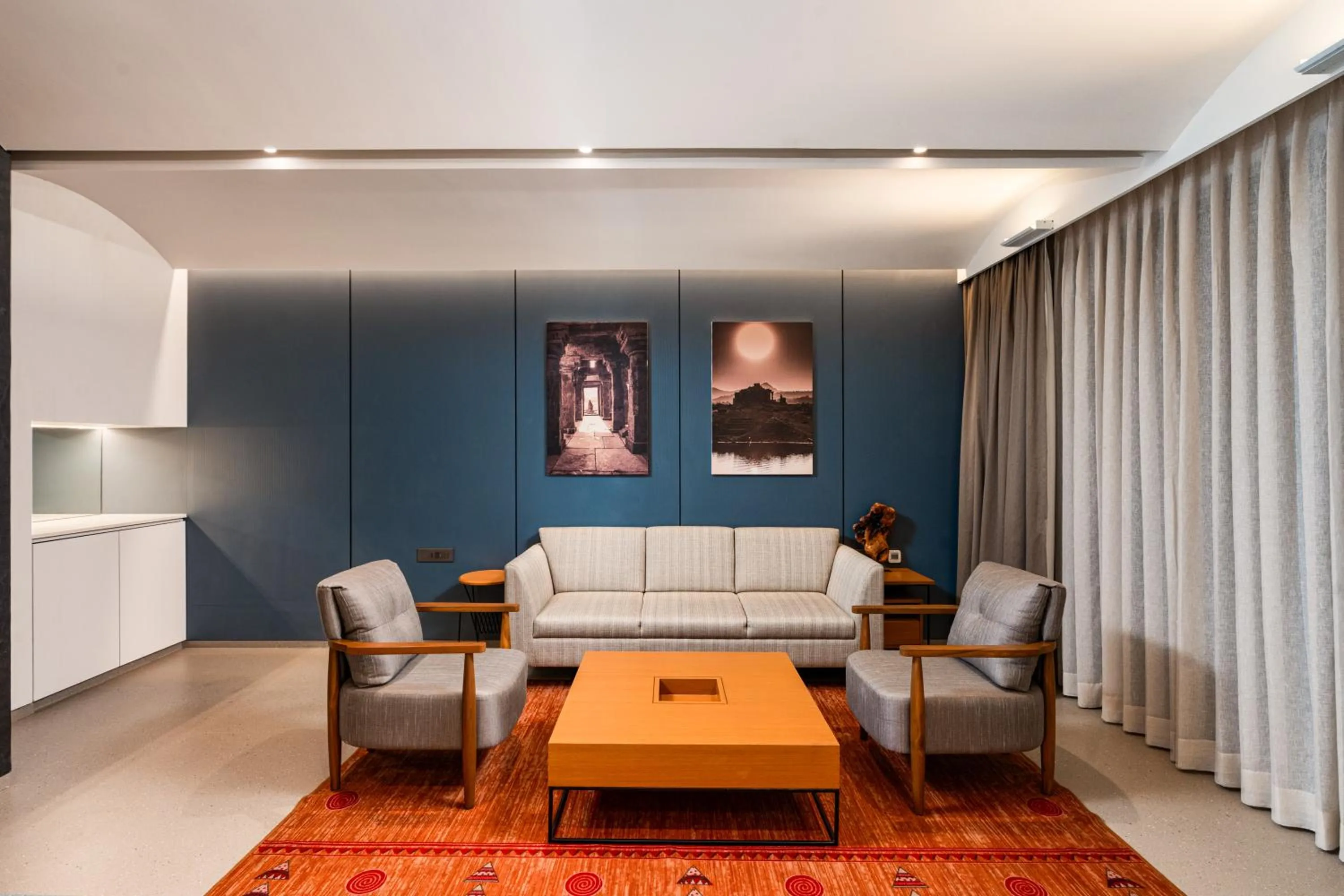 Living room in Radisson Resort and Spa Lonavala