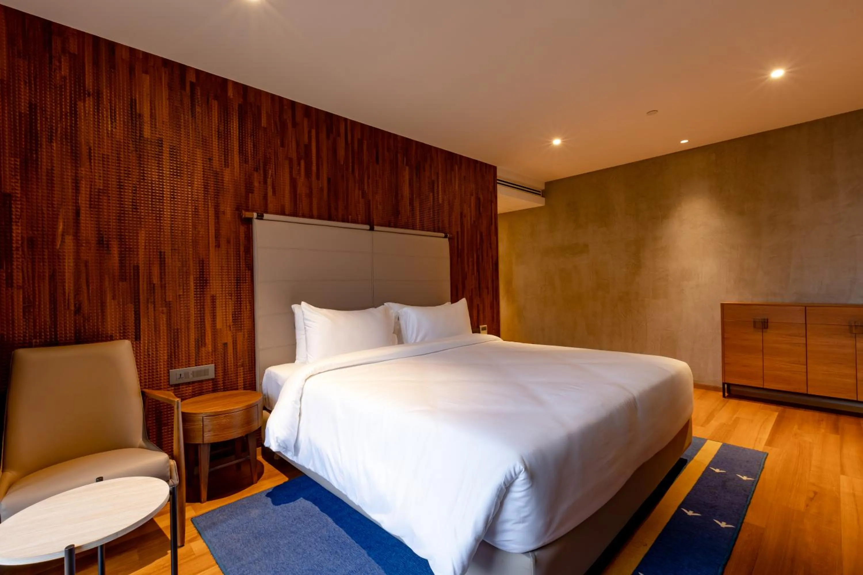 Bed in Radisson Resort and Spa Lonavala