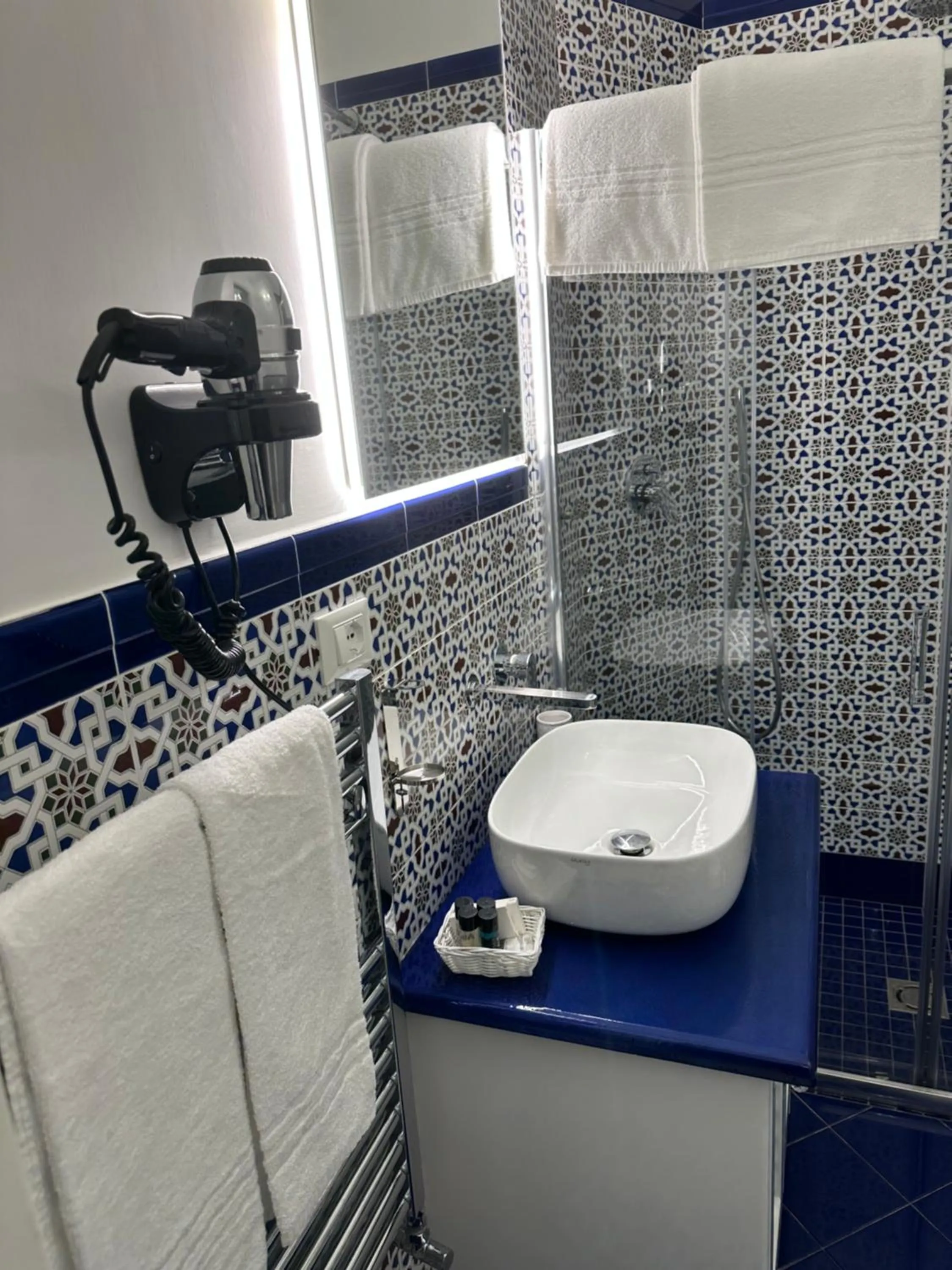 Queen Suite - Luxury Rooms