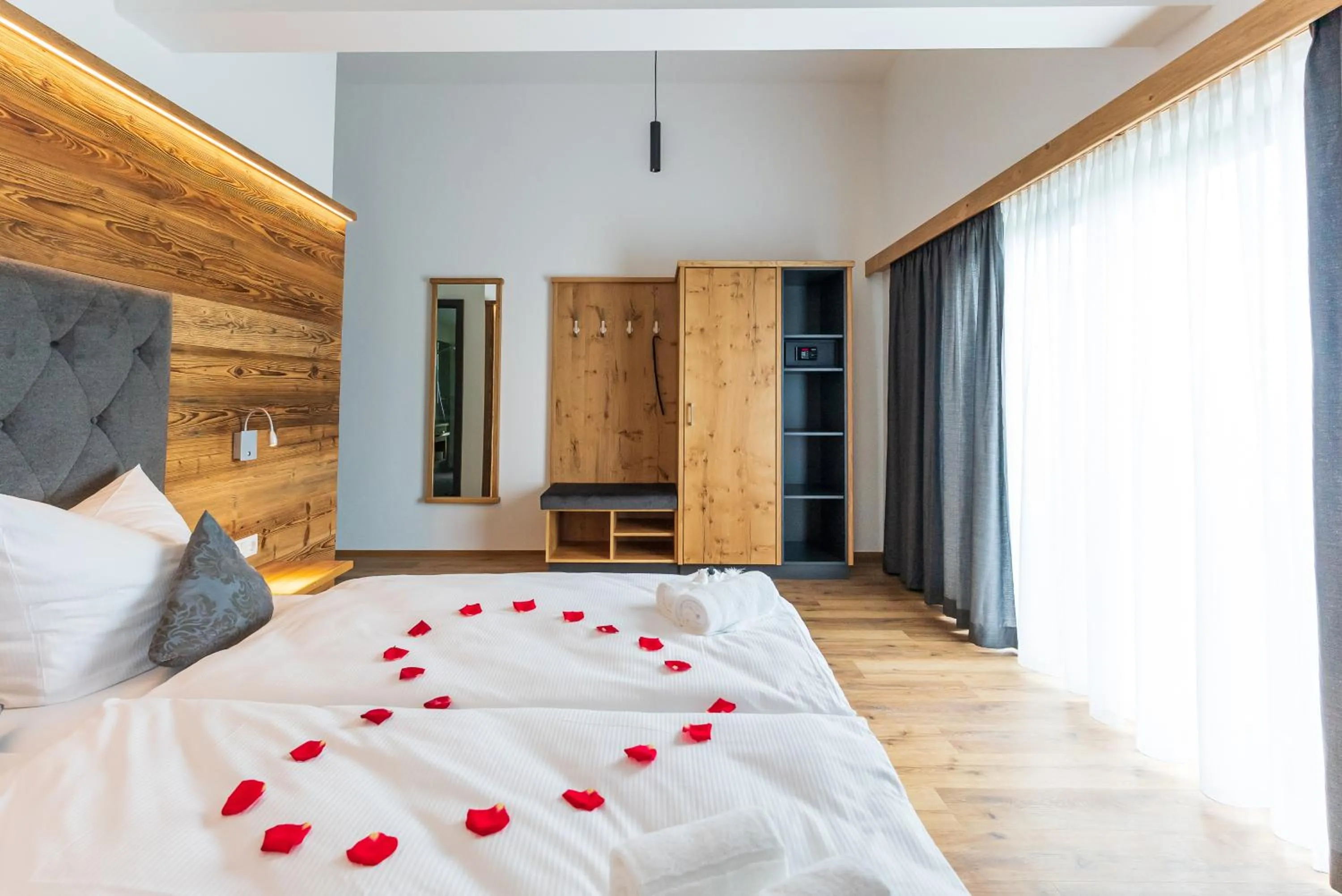 Photo of the whole room, Bed in Heufelder Hof