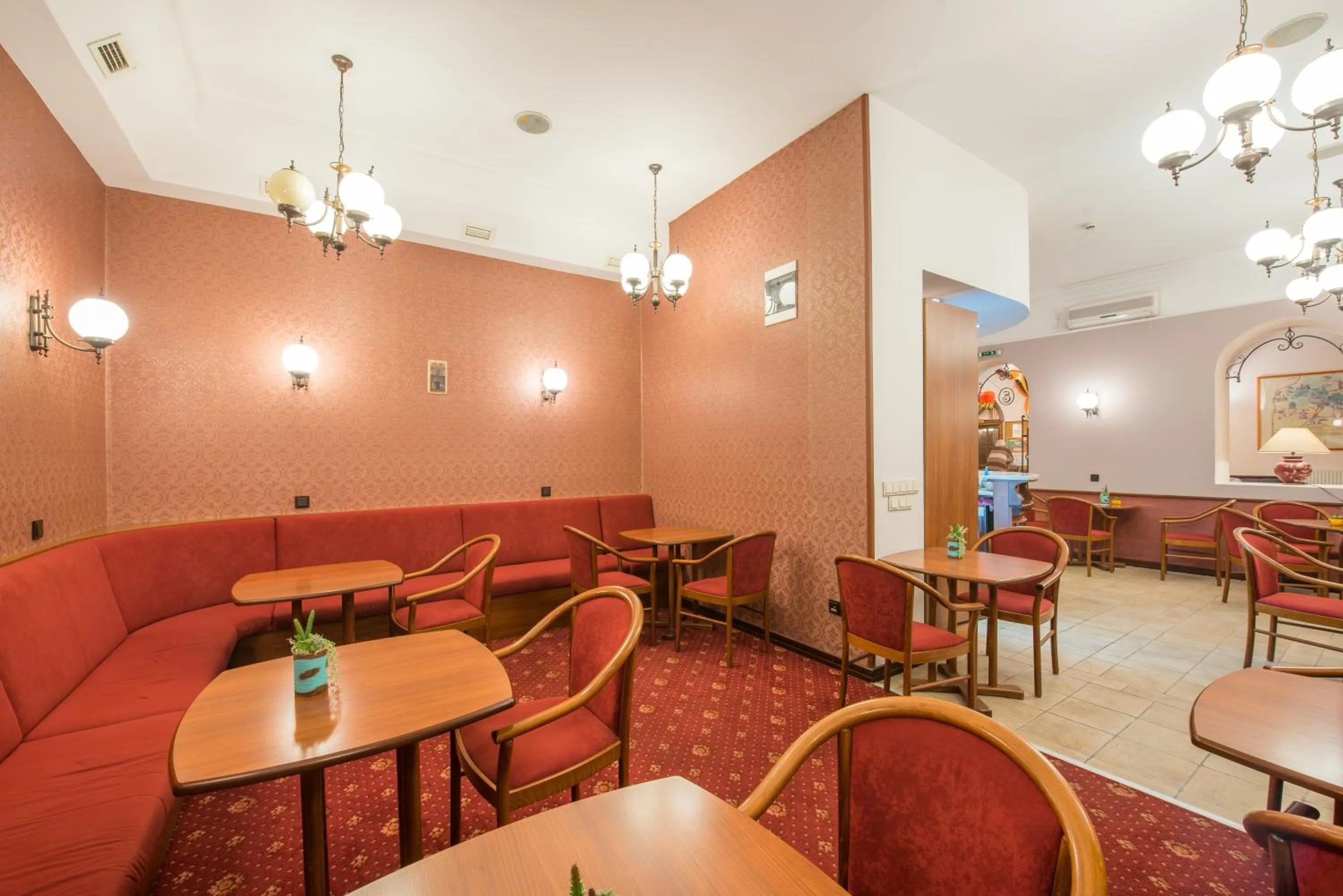 Lounge or bar in Erzsébet Park Hotel