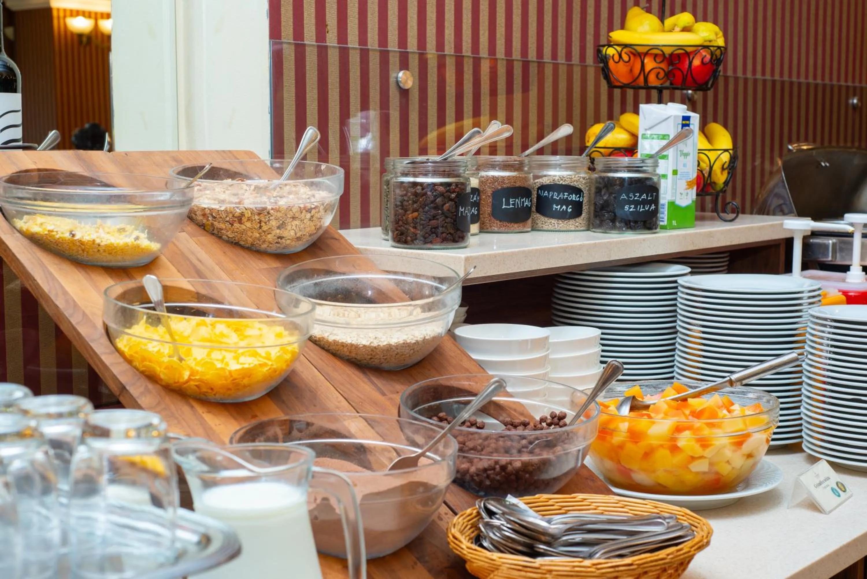 Restaurant/places to eat in Erzsébet Park Hotel