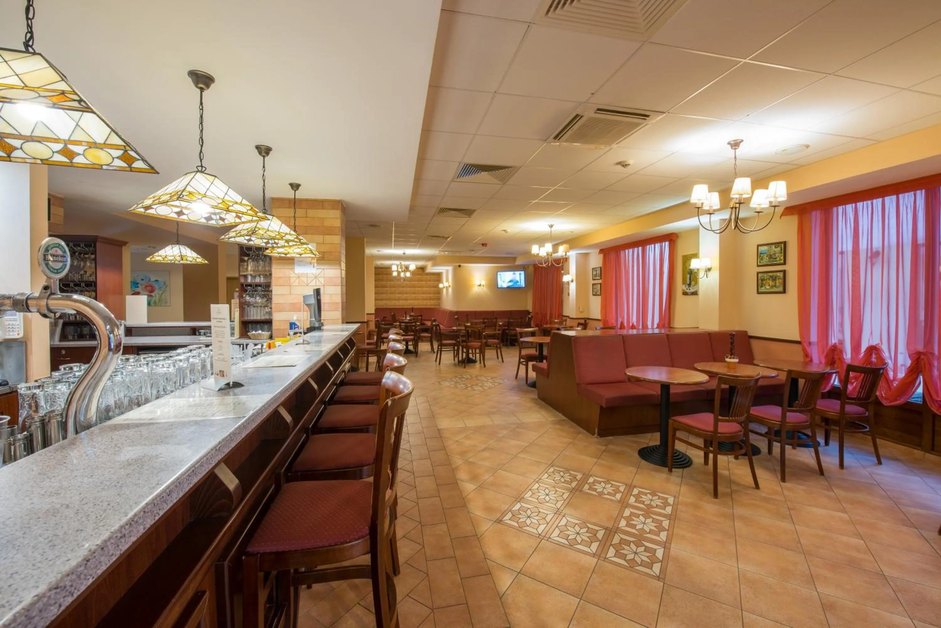 Lounge or bar in Erzsébet Park Hotel