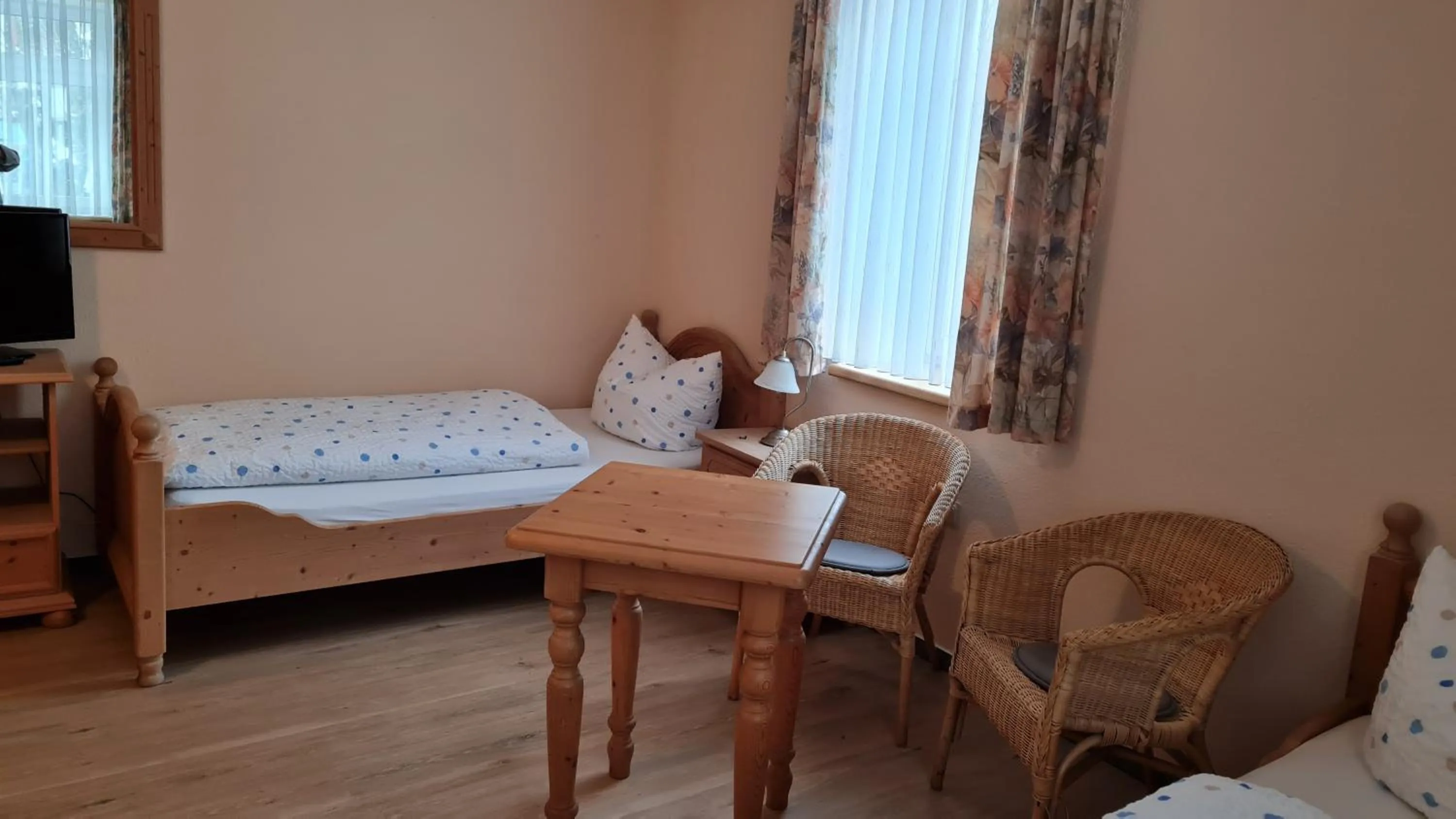 Photo of the whole room, Bed in Pension Breitenborn