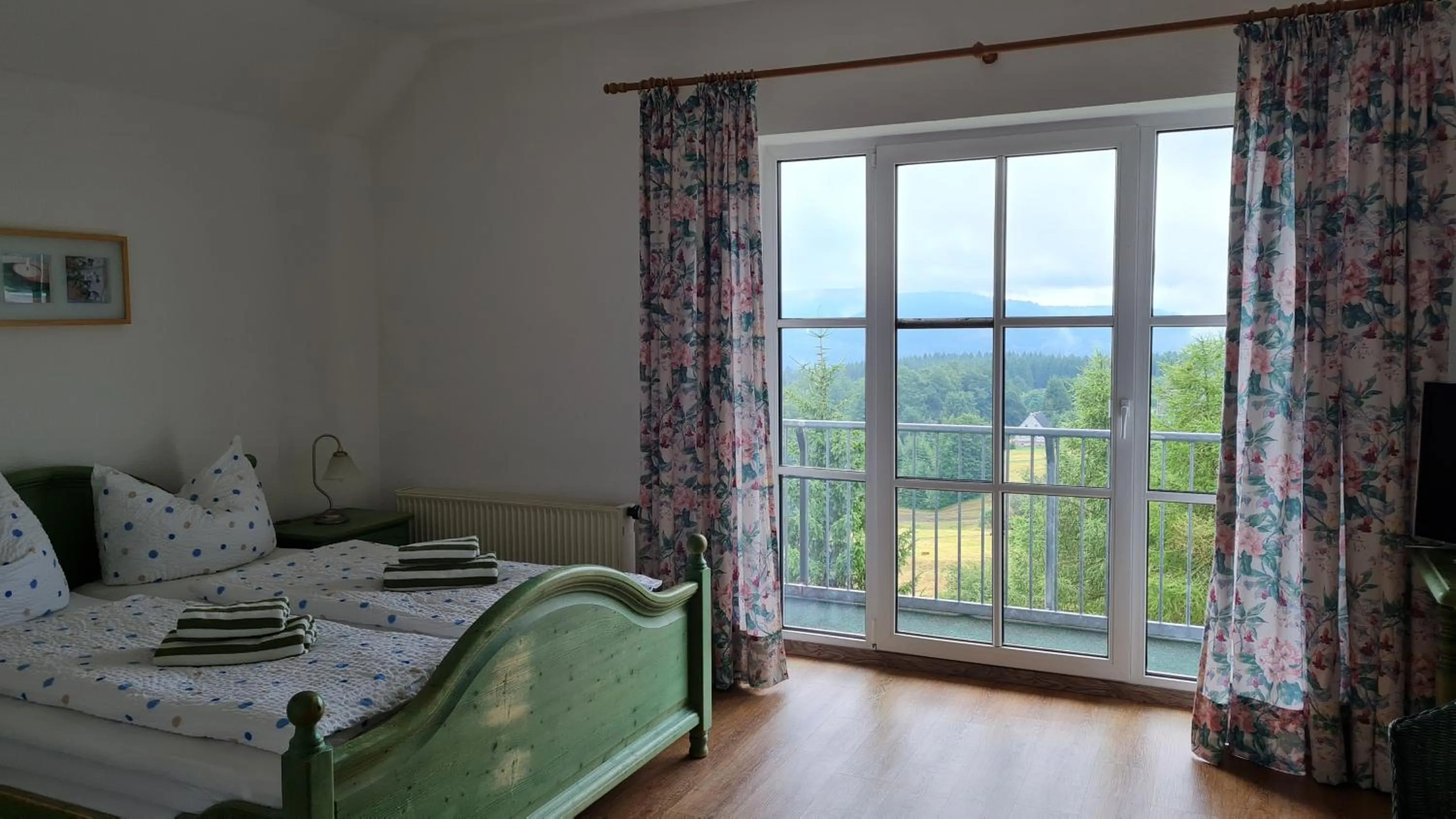Photo of the whole room, Bed in Pension Breitenborn