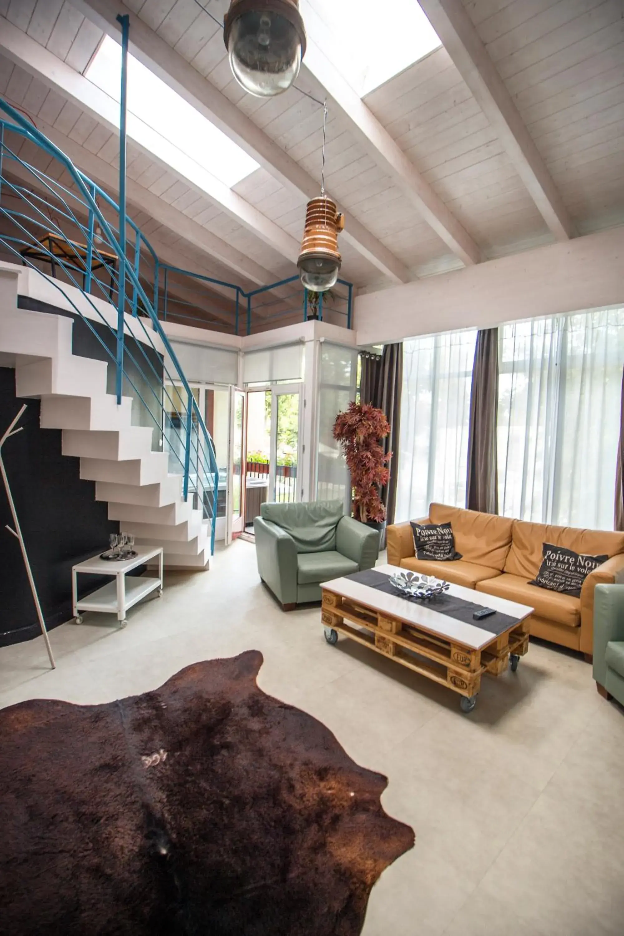 Luxury Suite with Hot Tub in Renegade Hotel Luxury Suite with Hot Tub in Renegade Hotel