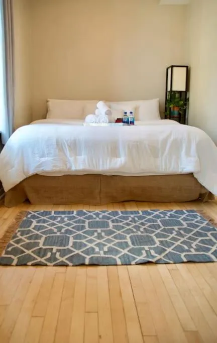 Bedroom, Bed in Sunny, Spacious, 3BR 1BA Davlin INN Chicago