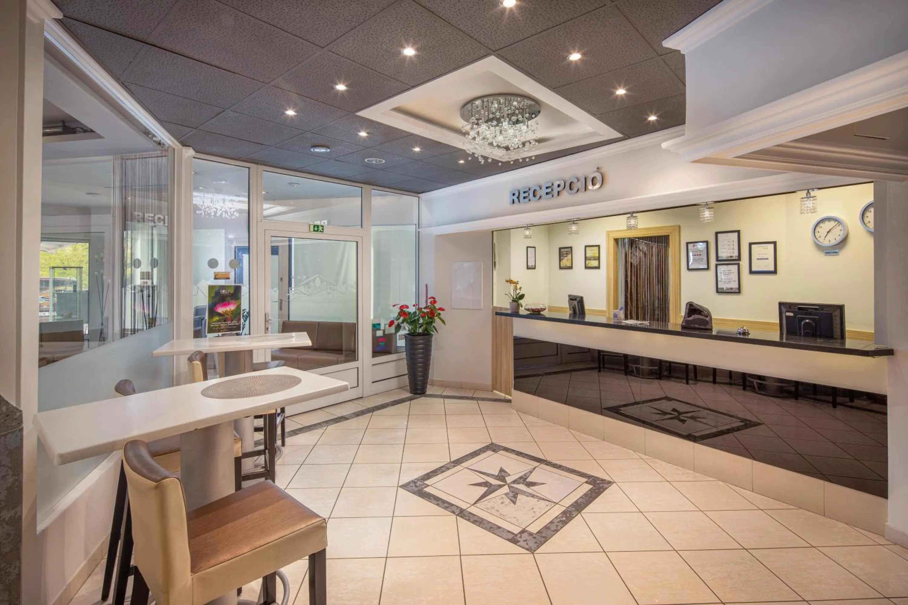 Lobby or reception in Kristály Hotel