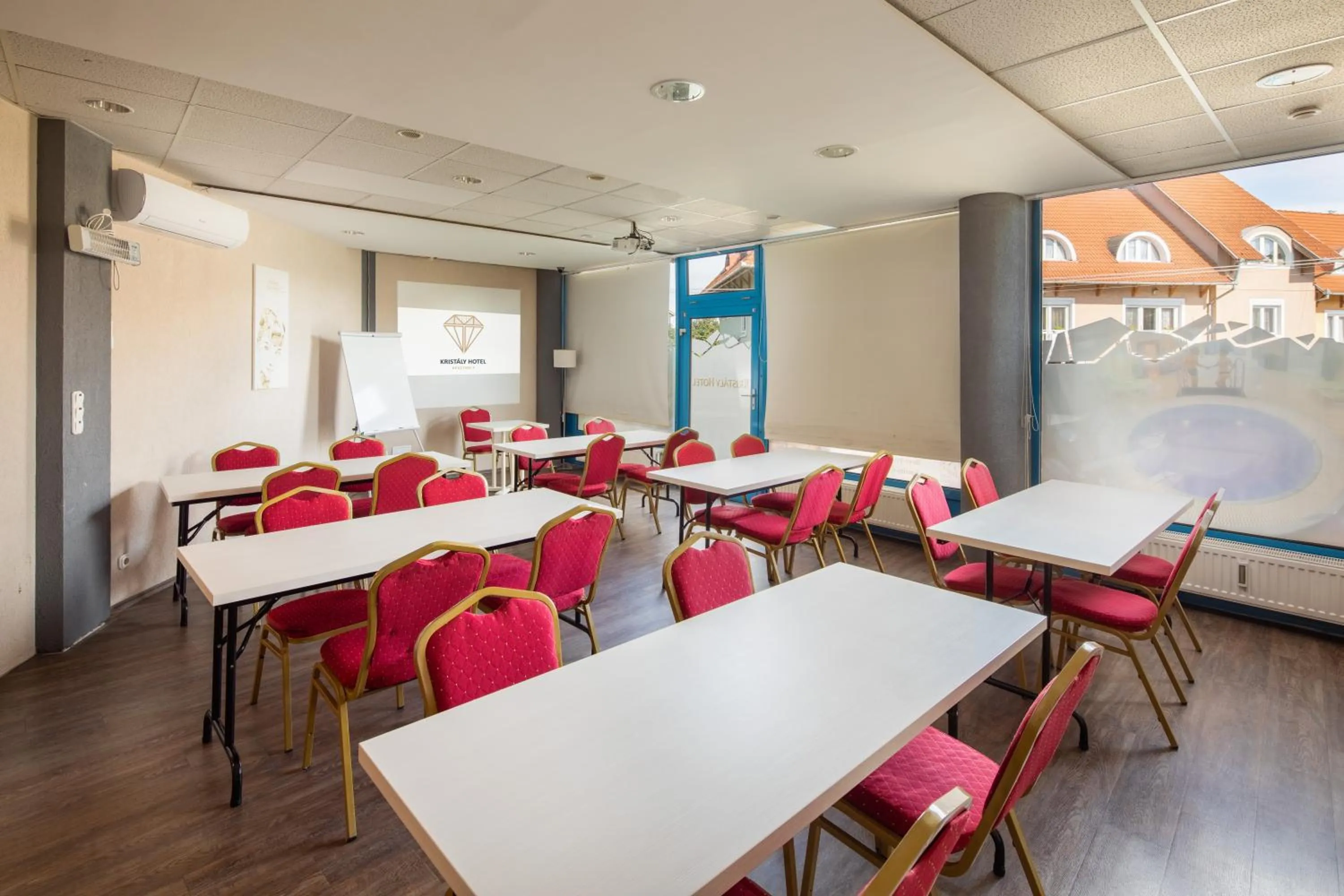 Meeting/conference room in Kristály Hotel