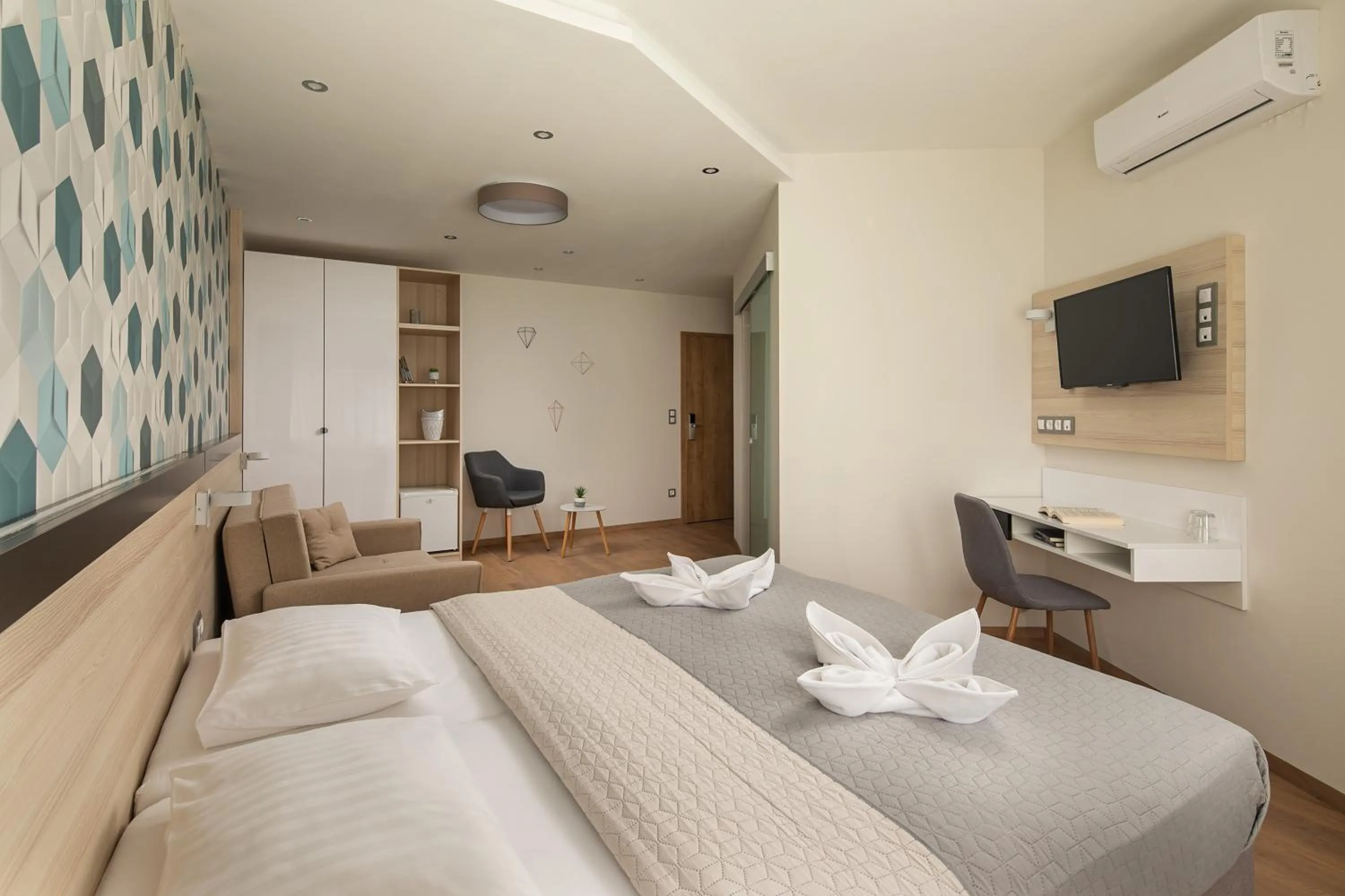 Photo of the whole room in Kristály Hotel