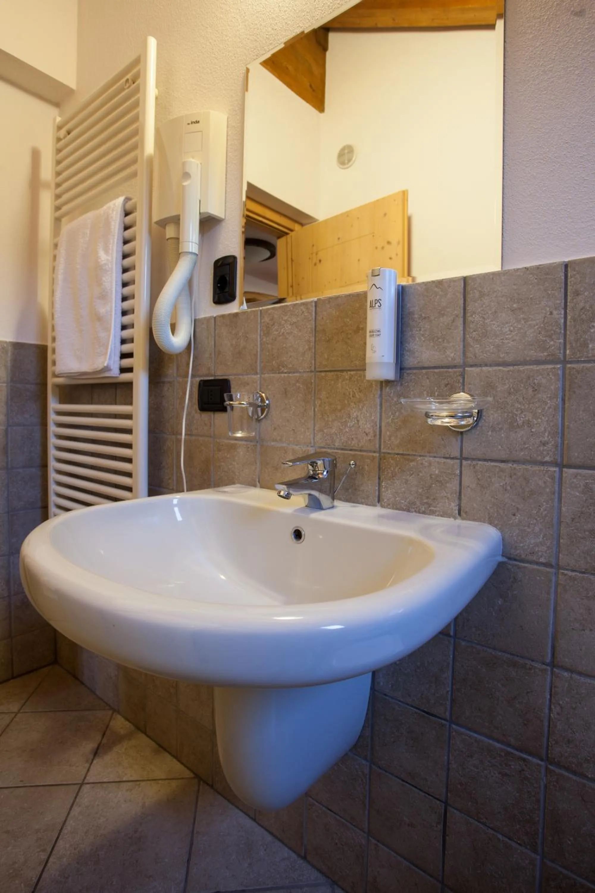 Bathroom in lareit appartamenti