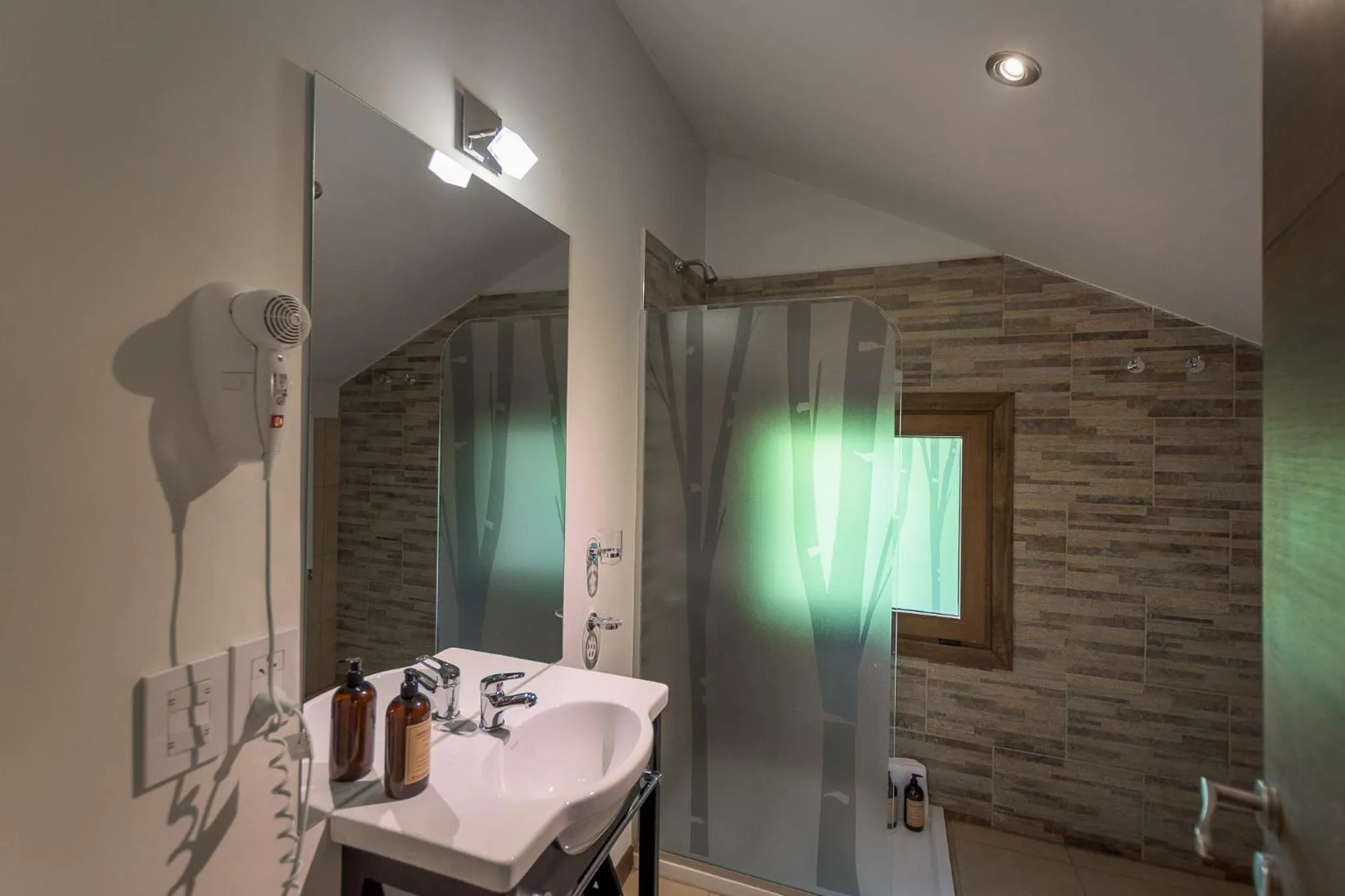 Shower in Solar Selvana - Casas de montaña