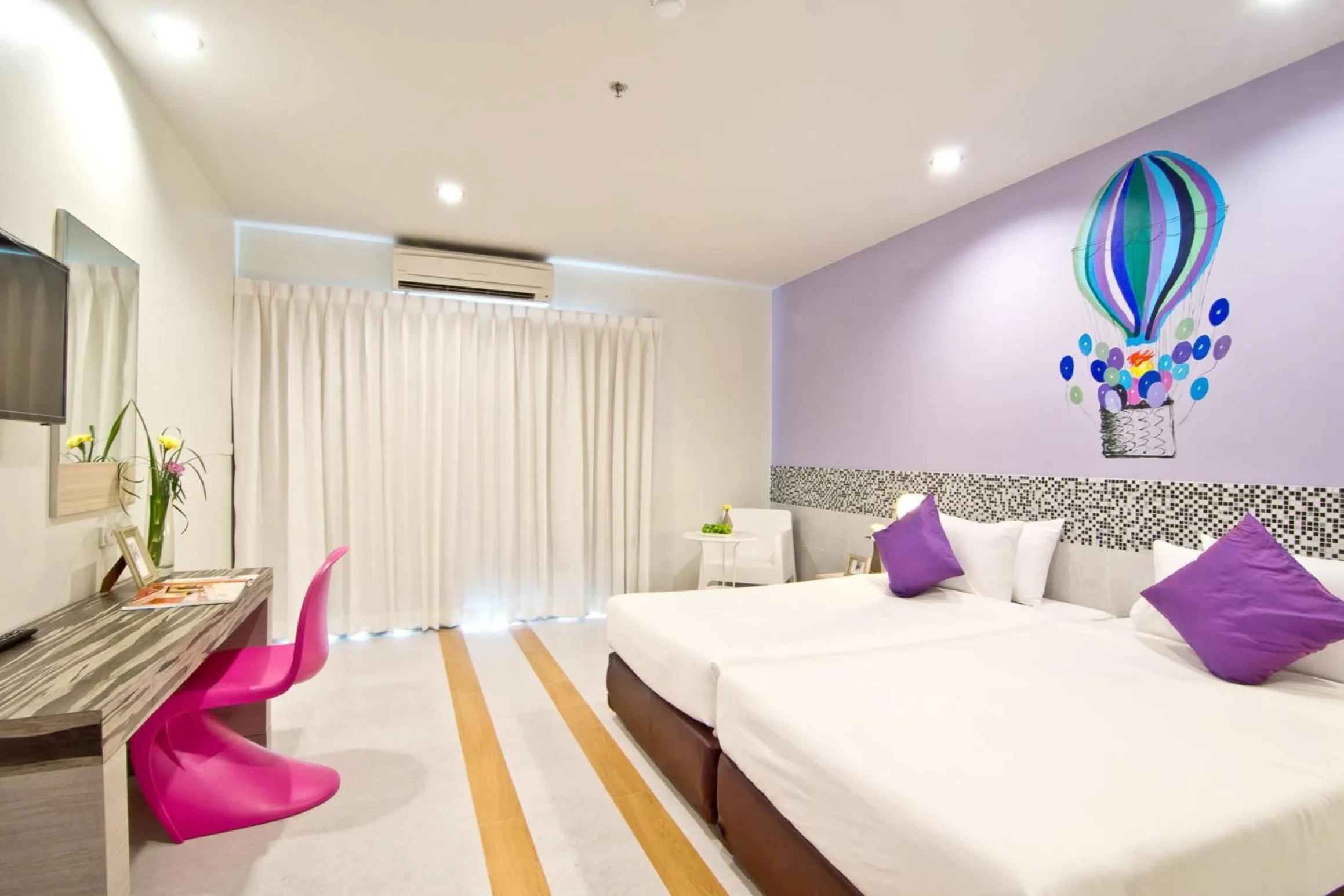 Photo of the whole room, Bed in Grand Bella