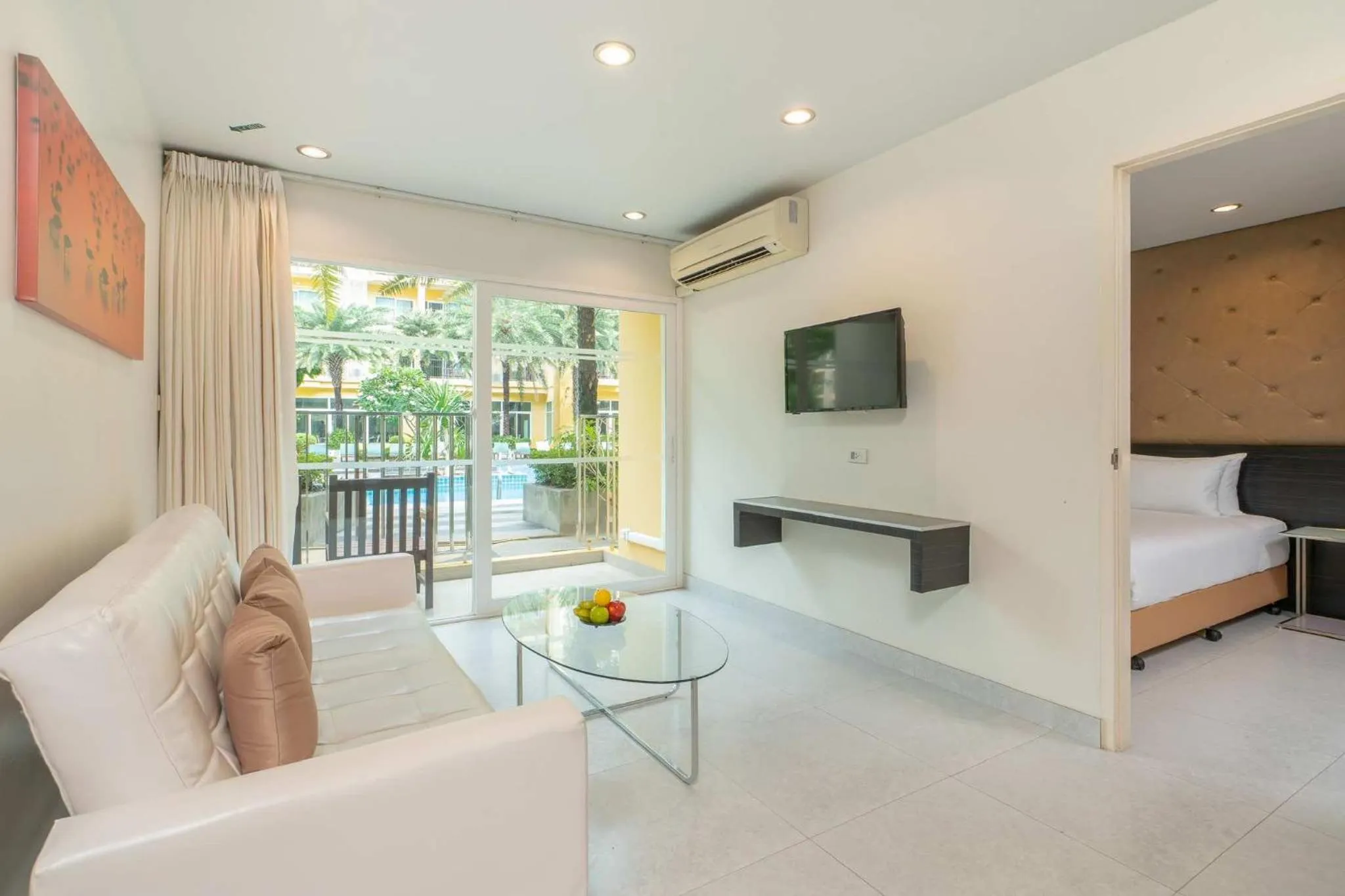 Grand Suite Pool Access in Grand Bella