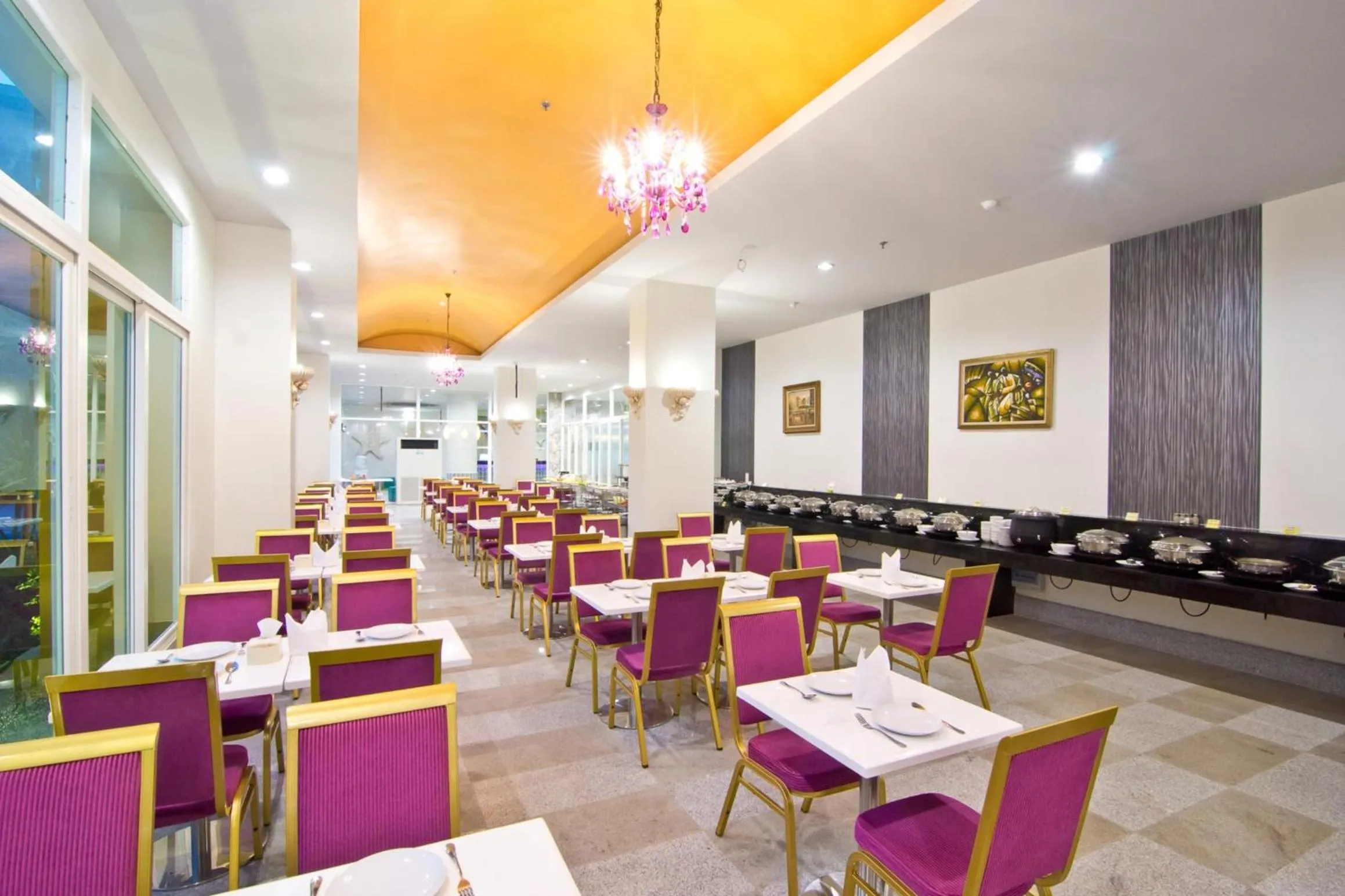 Restaurant/places to eat in Grand Bella