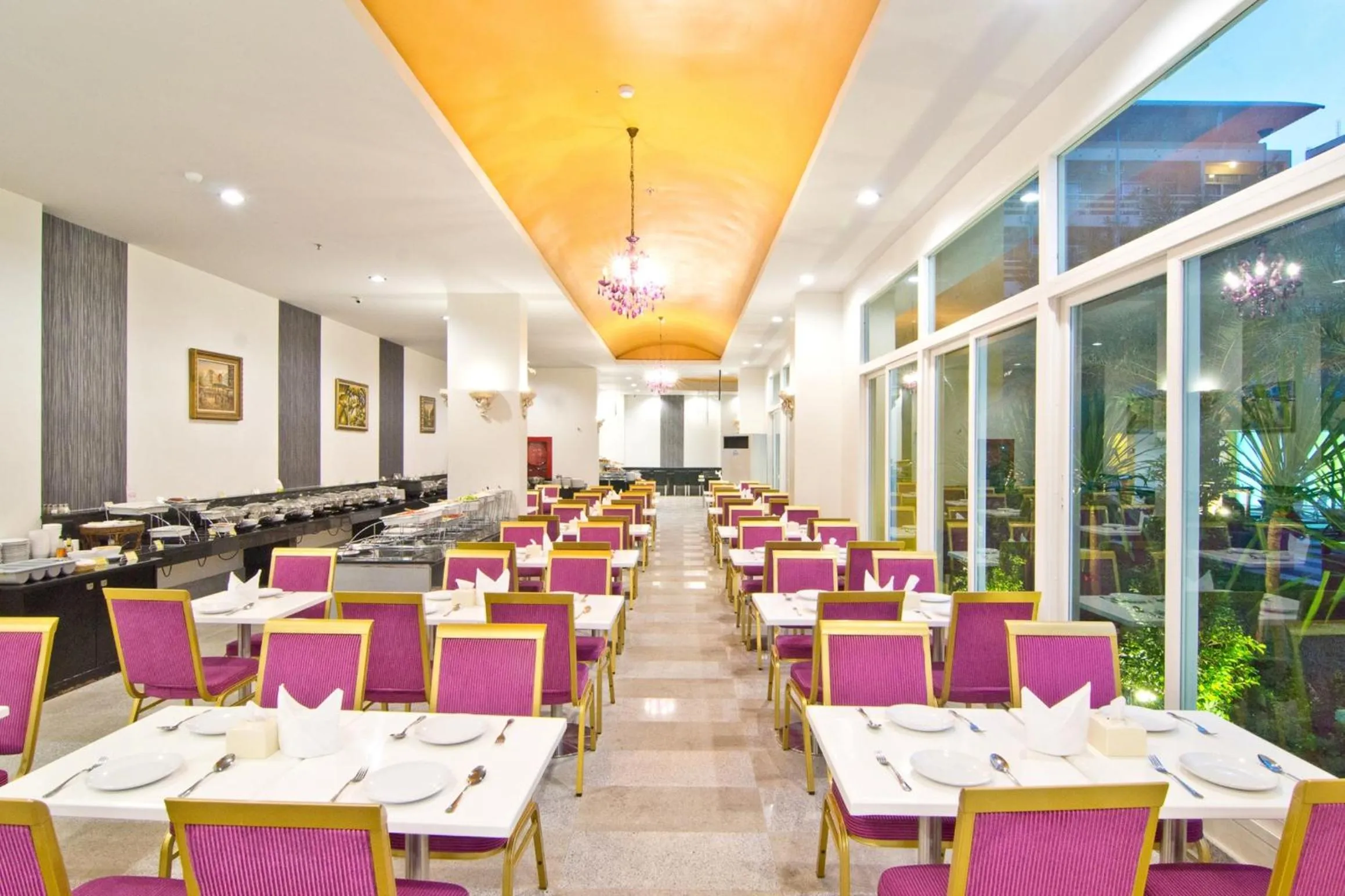 Restaurant/places to eat in Grand Bella