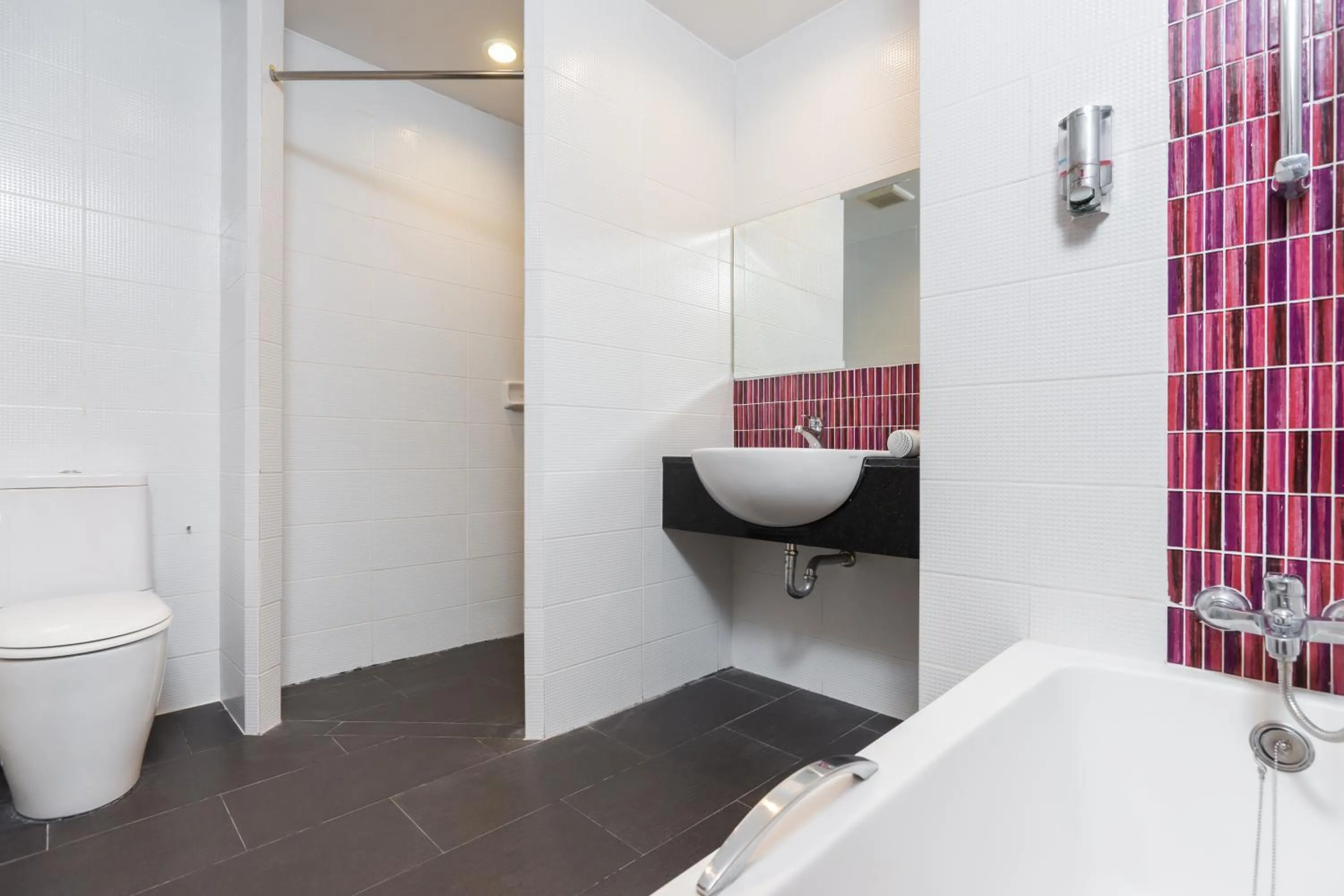 Toilet in Grand Bella