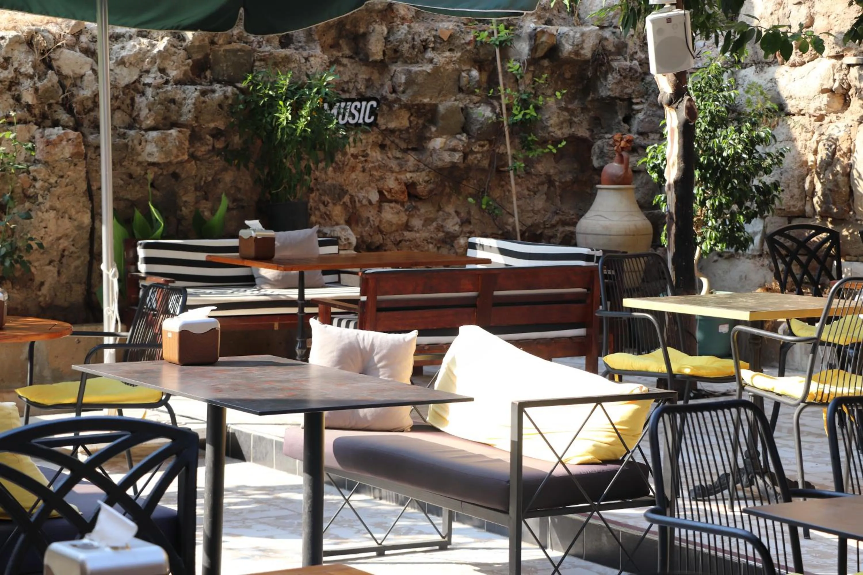 Restaurant/places to eat in Tu Casa Linda