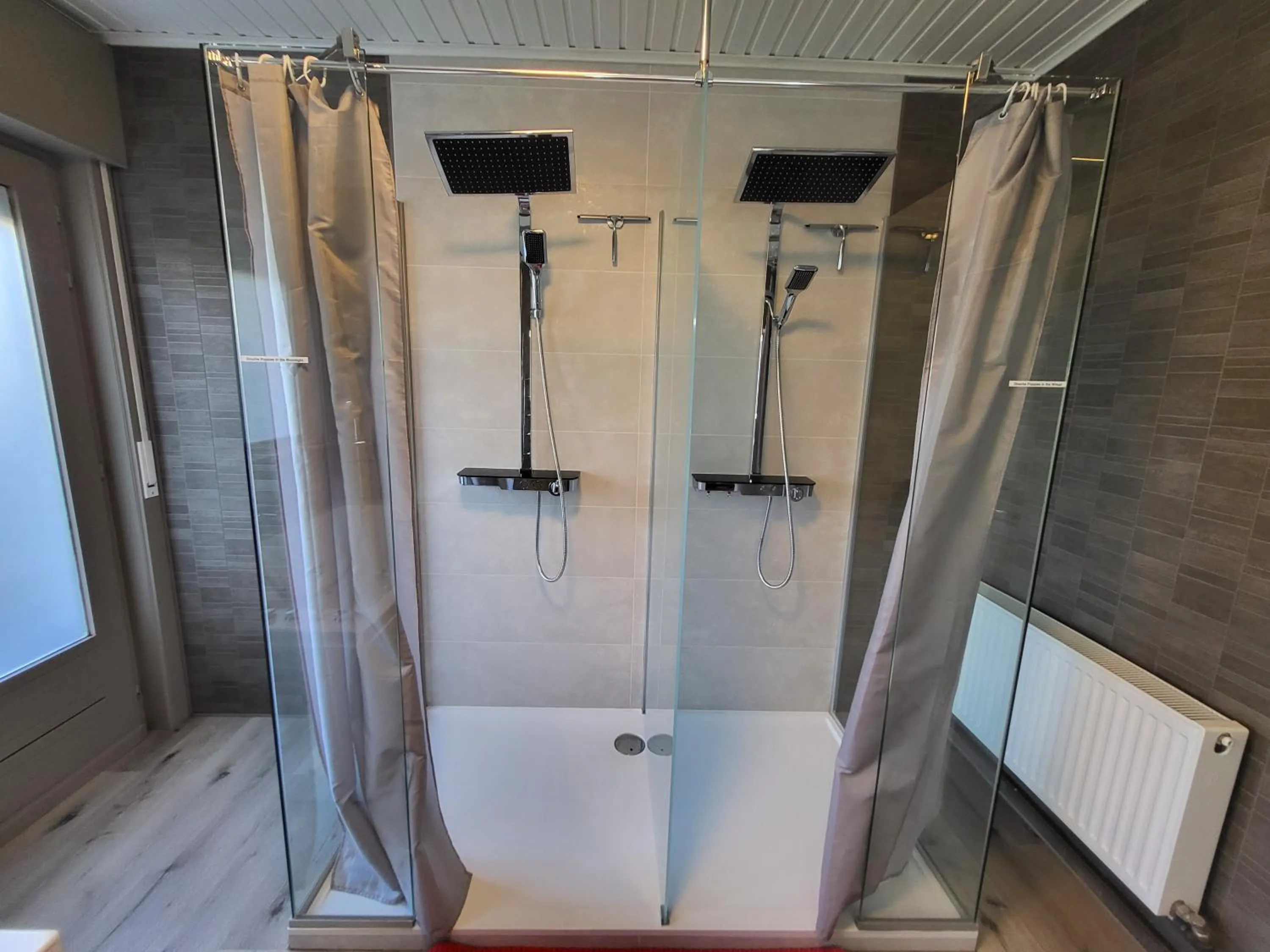 Bathroom in Mary's Poppies - Bed & Breakfast