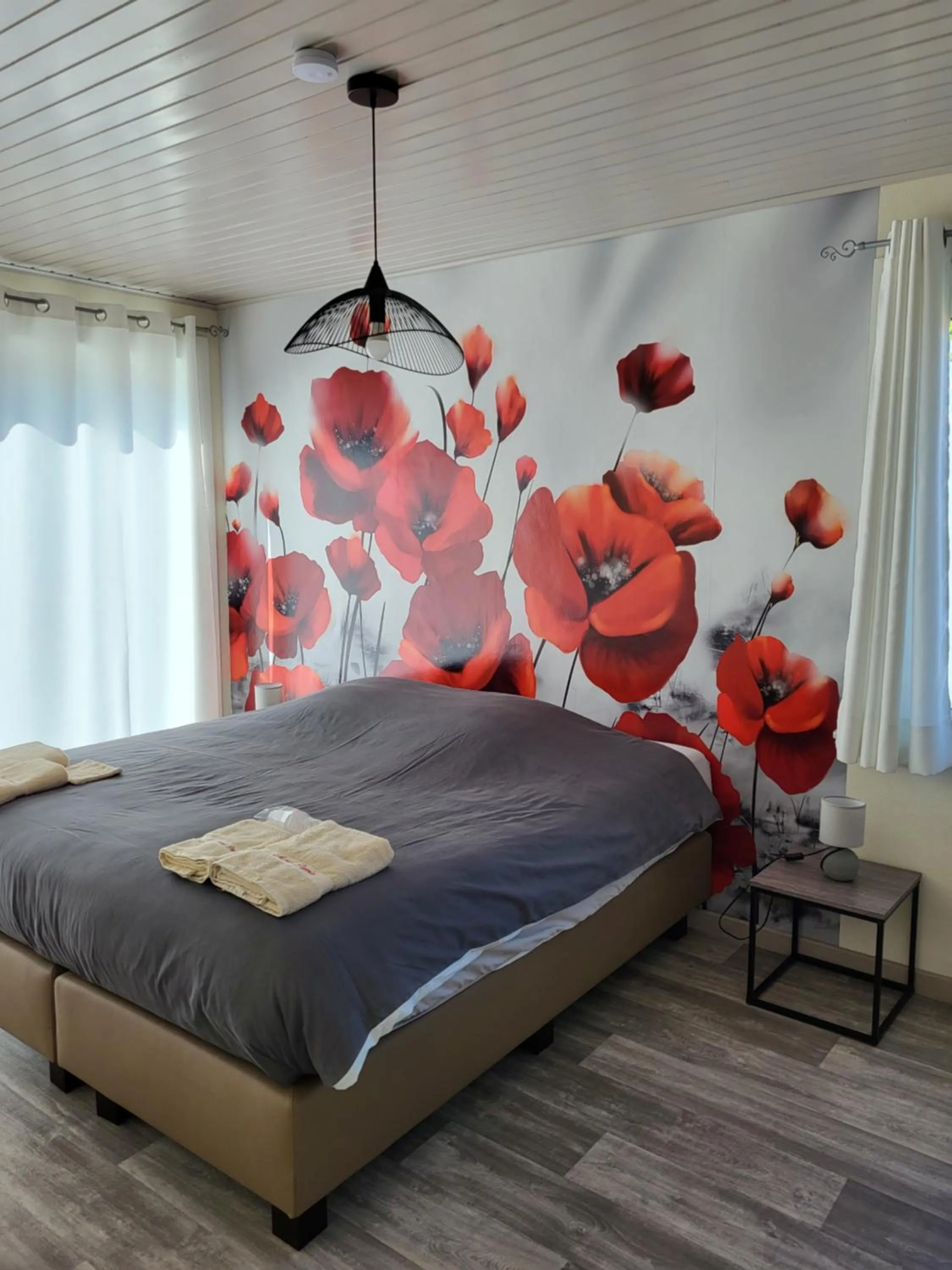 Property building, Bed in Mary's Poppies - Bed & Breakfast